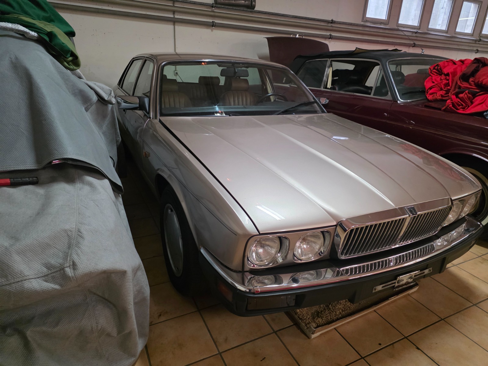 JAGUAR XJ6 3.2-image-1