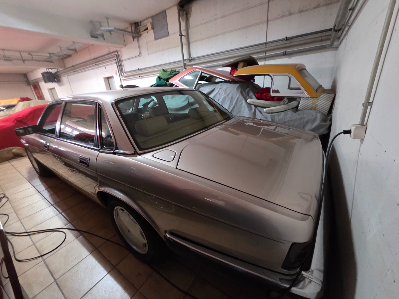 JAGUAR XJ6 3.2-image-3
