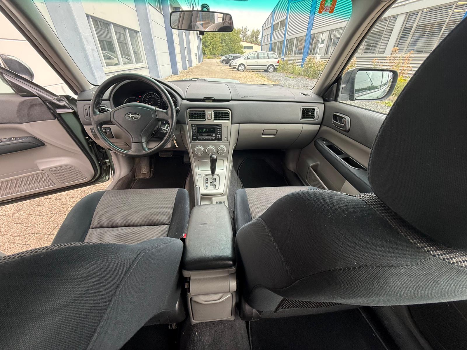 SUBARU Forester 2.0X (Swiss)-image-12