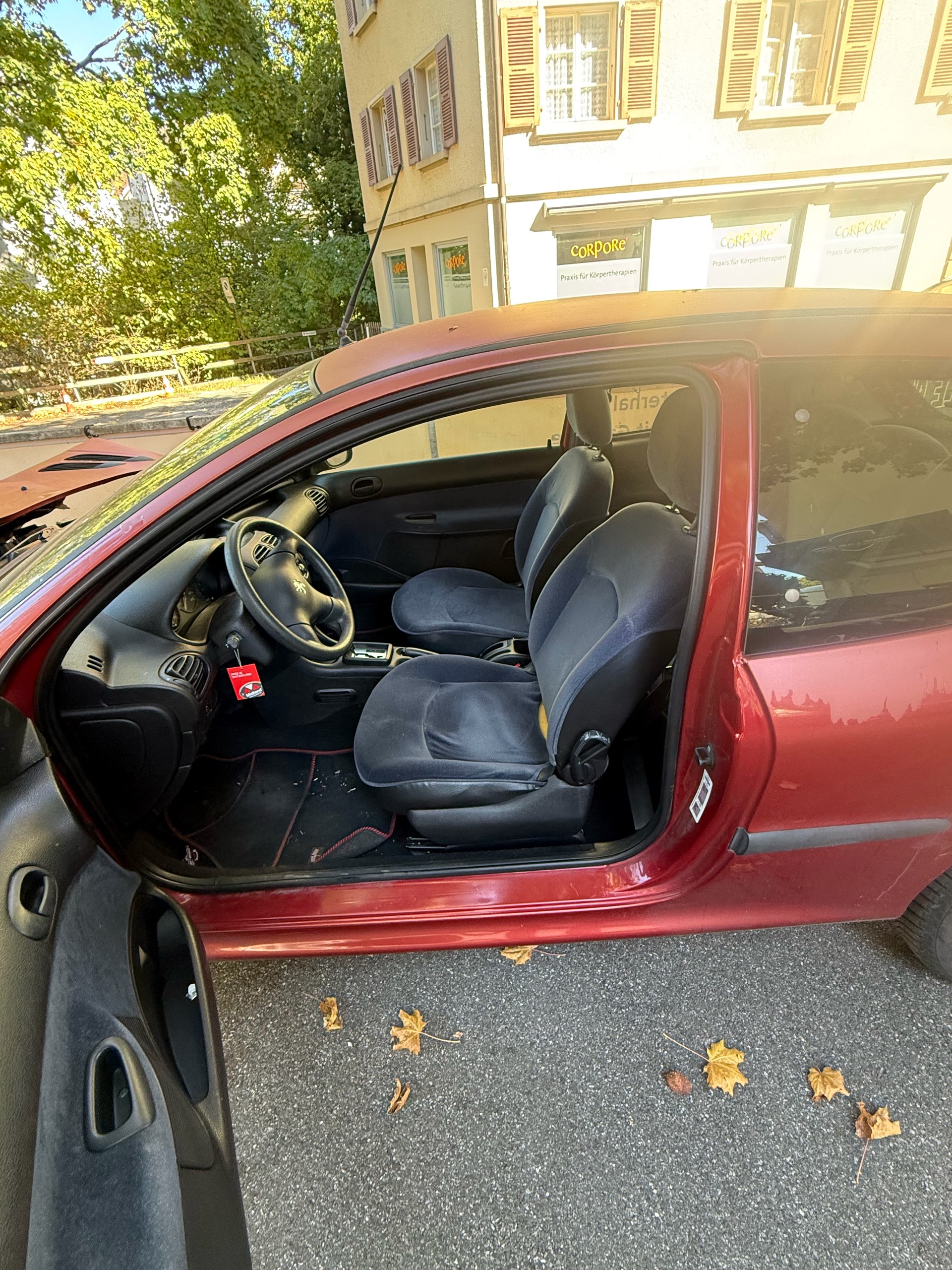 PEUGEOT 206 1.6 16V (XT) Premium-image-2