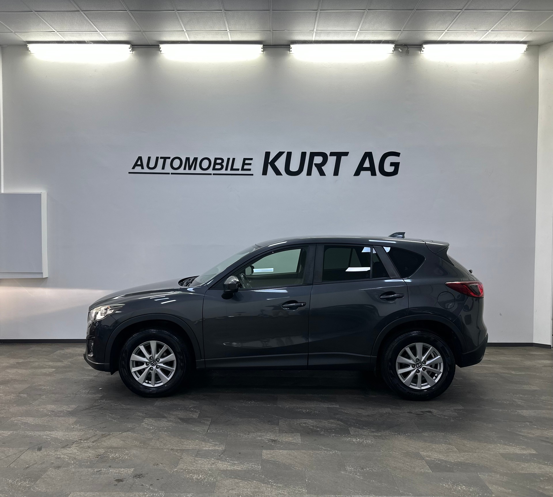 MAZDA CX-5 2.2 D Revolution AWD-image-2