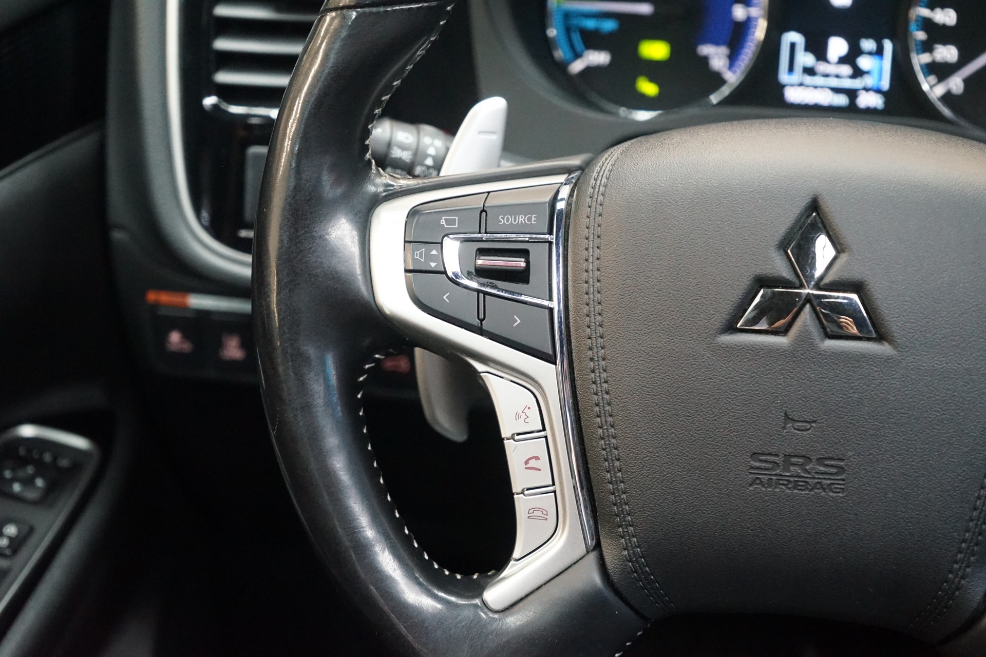 MITSUBISHI Outlander 2.4 PHEV Style 4WD Automatic-image-8