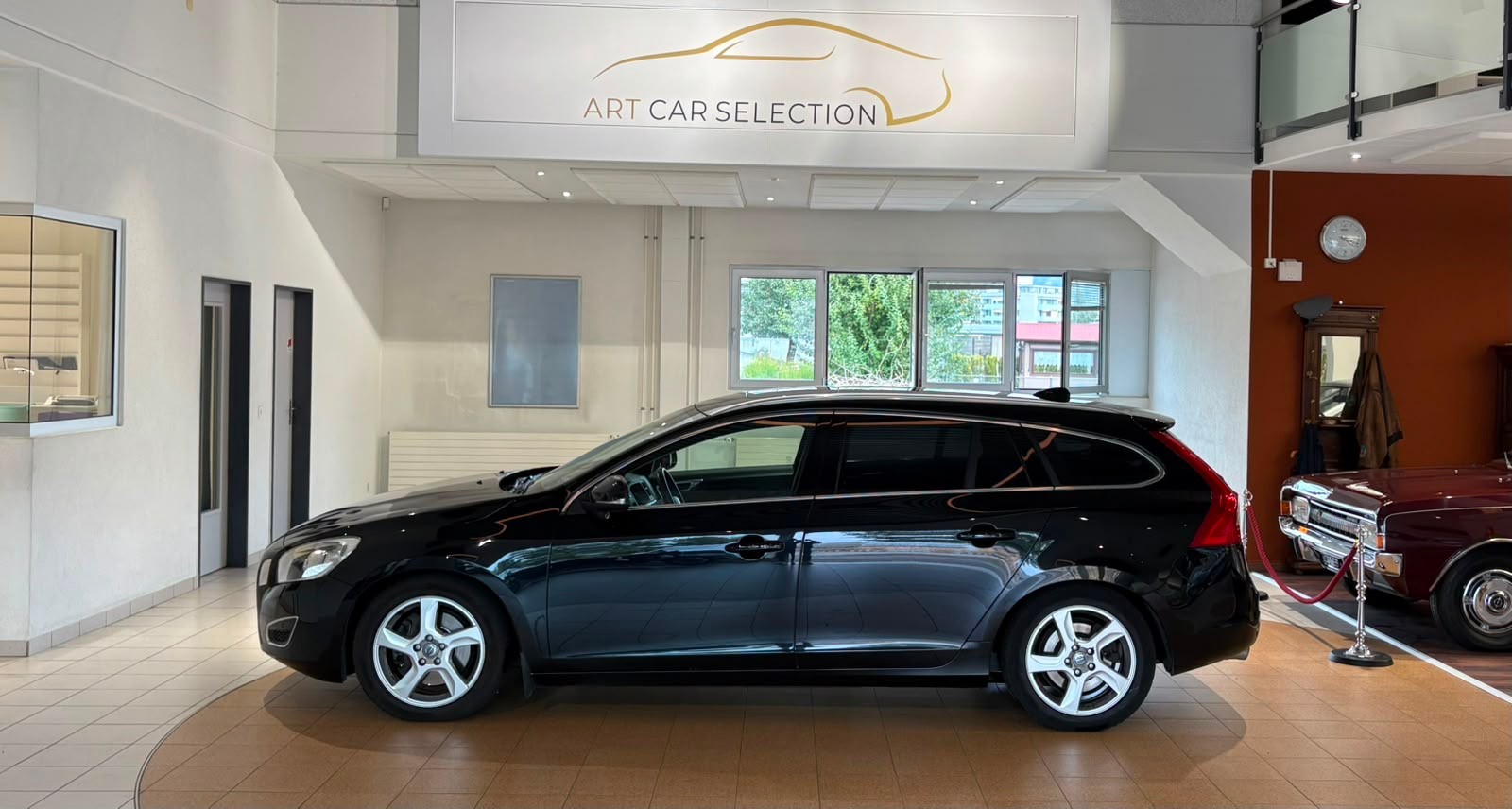VOLVO V60 T6 AWD Summum Geartronic Automat 304 PS-image-1