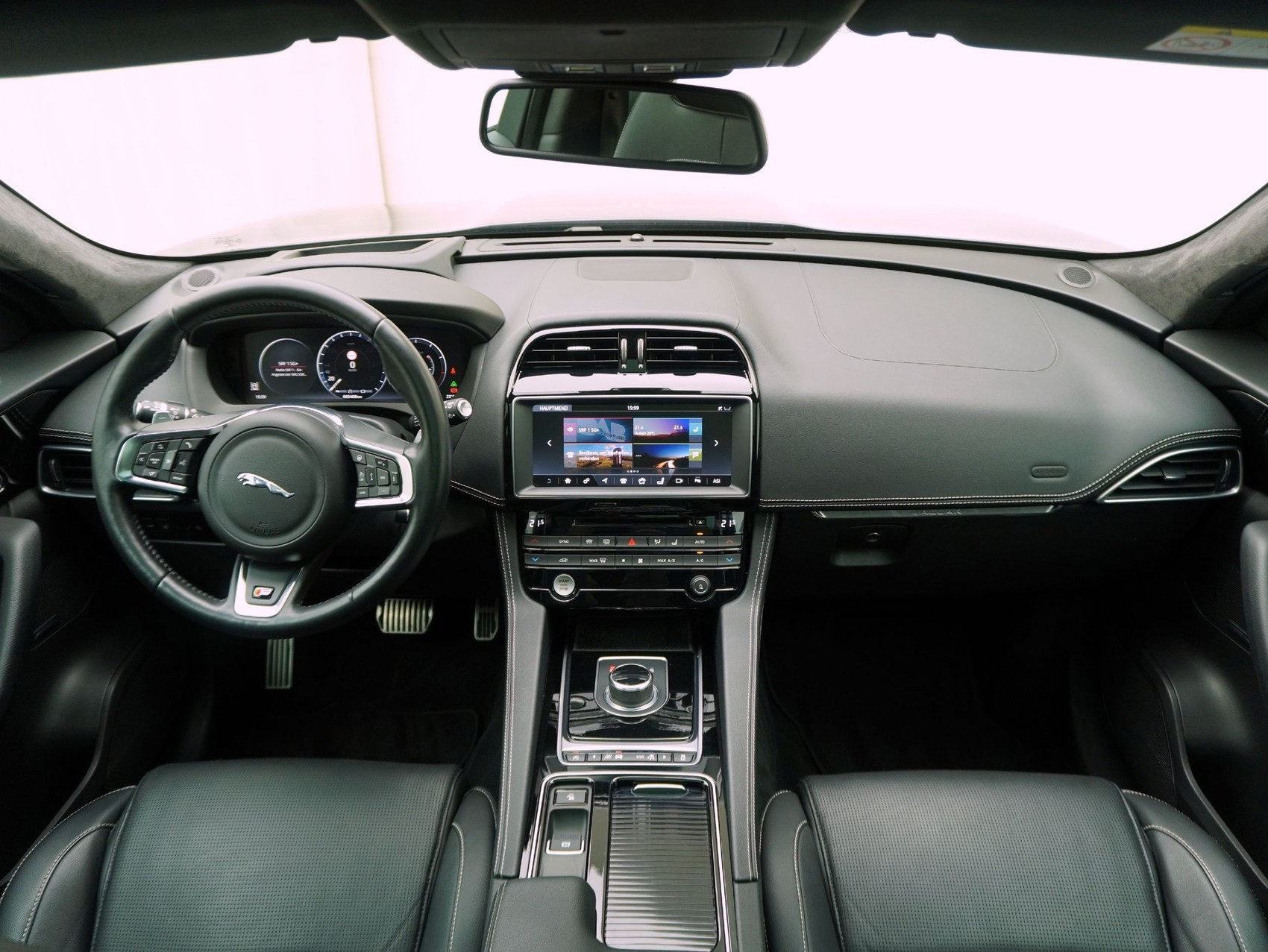 JAGUAR F-Pace 3.0 V6 S/C S AWD-image-13
