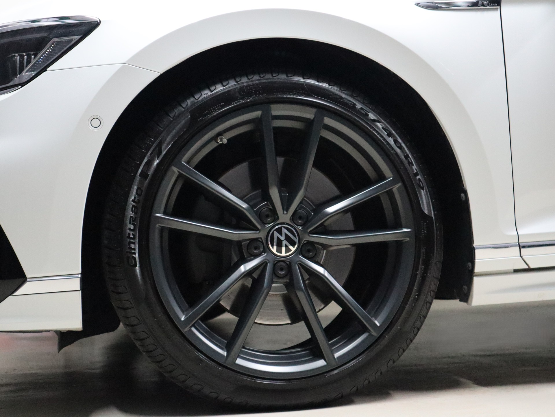 VW Passat Variant 2.0 TSI 4Motion DSG R-Line - Panorama - Leder - IQ Light - Standheizung - 360° Kamera - AHK - 280 PS-image-7