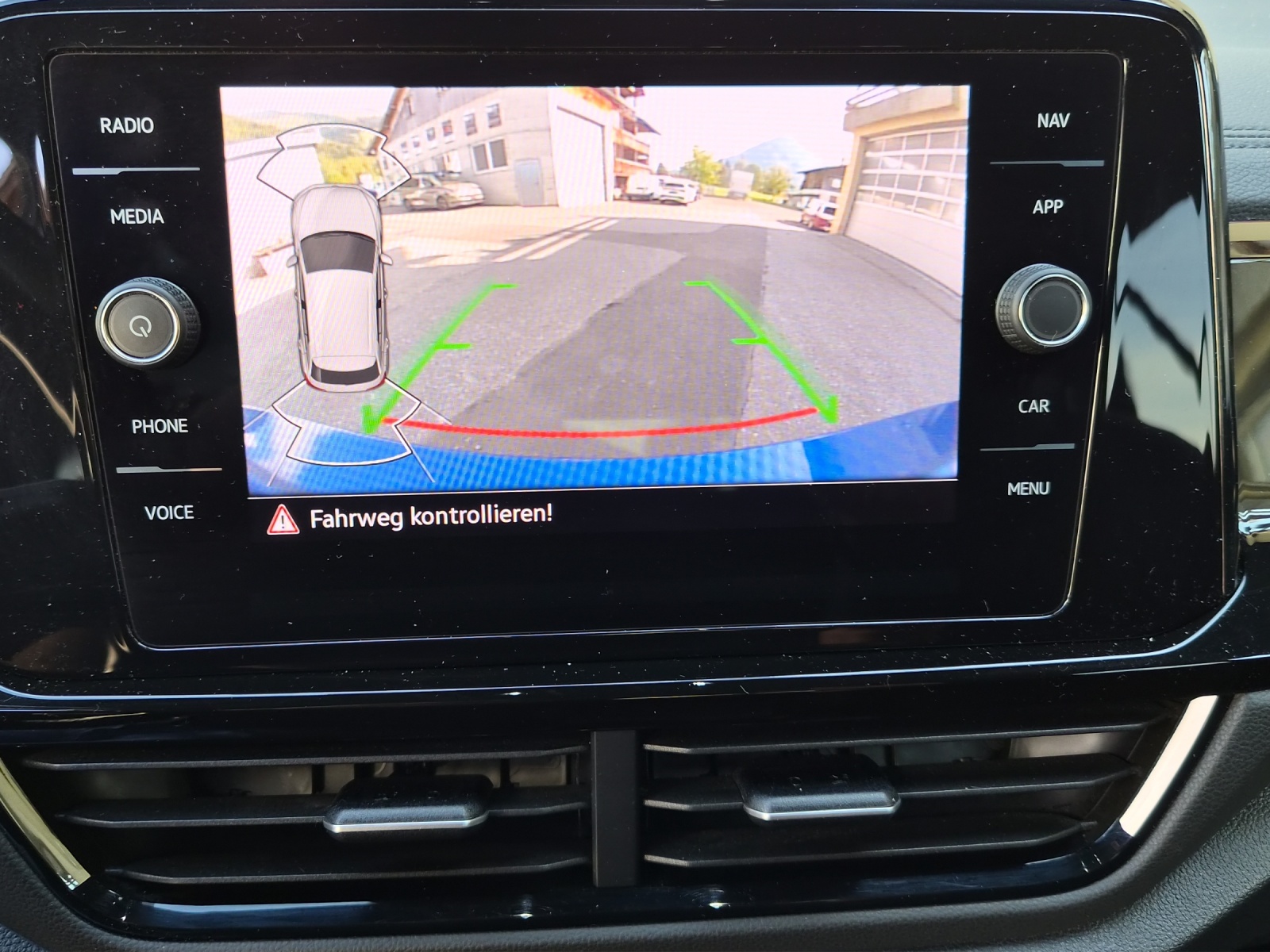 VW T-Roc 2.0 TSI Style DSG 4Motion-image-10