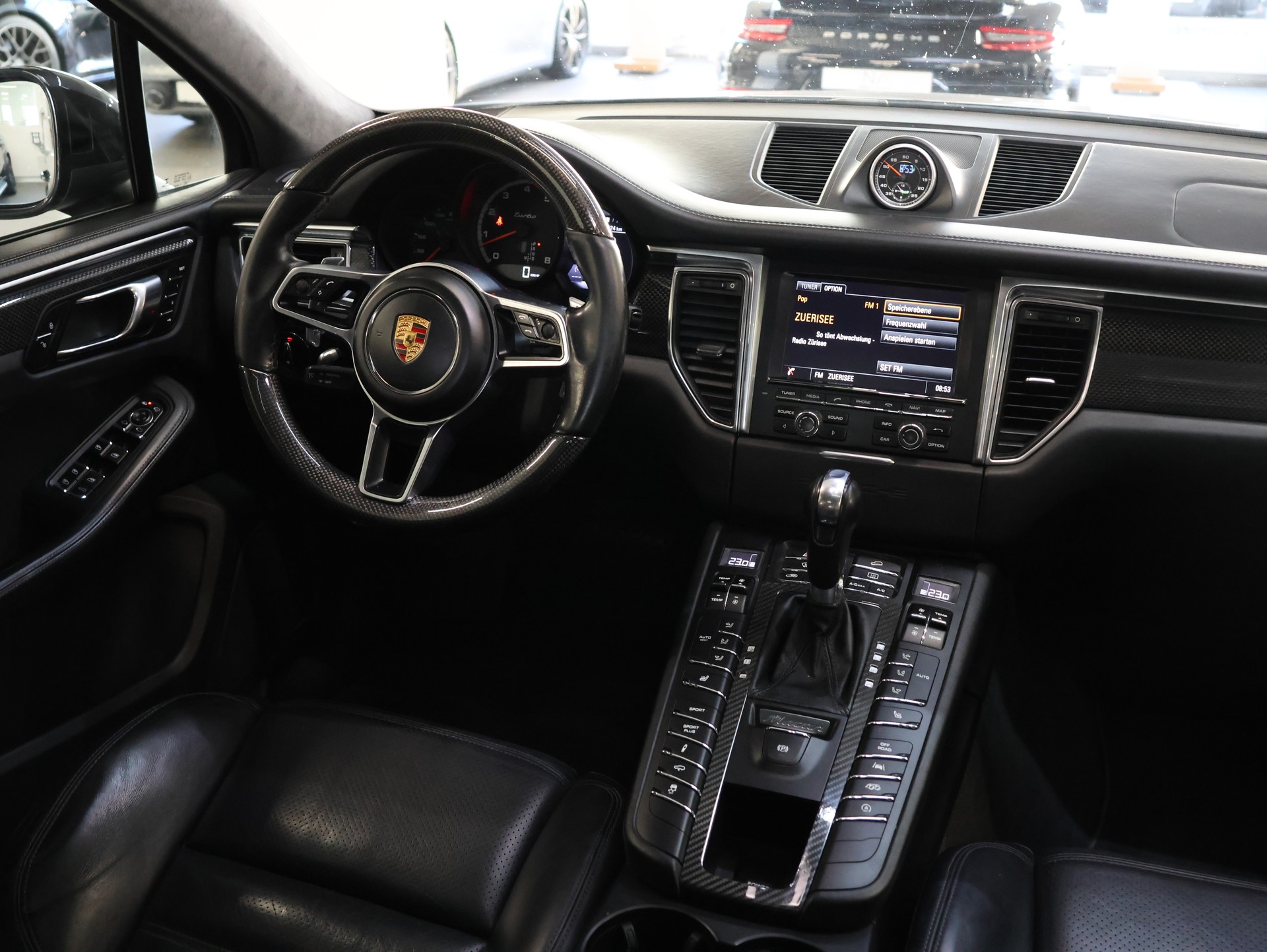 PORSCHE Macan Turbo PDK *SPORT-CHRONO*-image-24