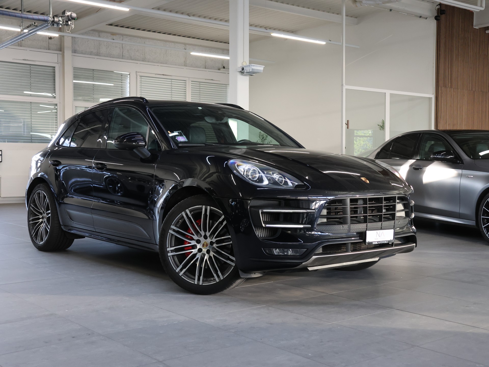 PORSCHE Macan Turbo PDK *SPORT-CHRONO*-image-0