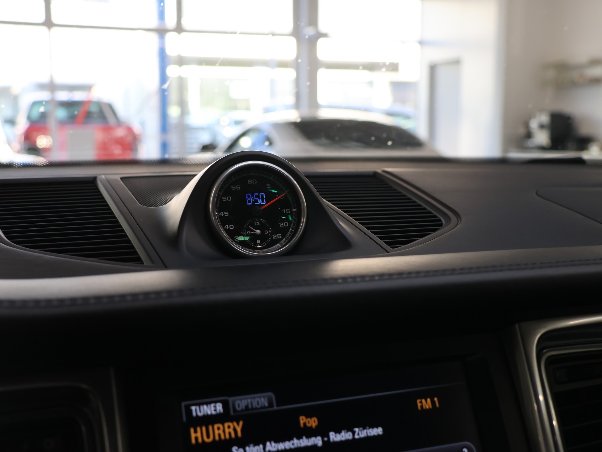PORSCHE Macan Turbo PDK *SPORT-CHRONO*-image-11