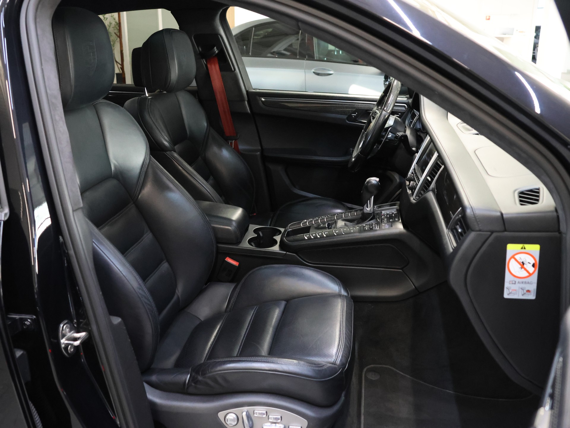 PORSCHE Macan Turbo PDK *SPORT-CHRONO*-image-20