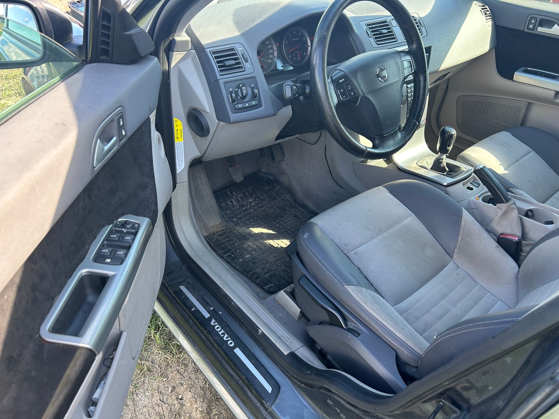 VOLVO S40 T5 Momentum-image-15