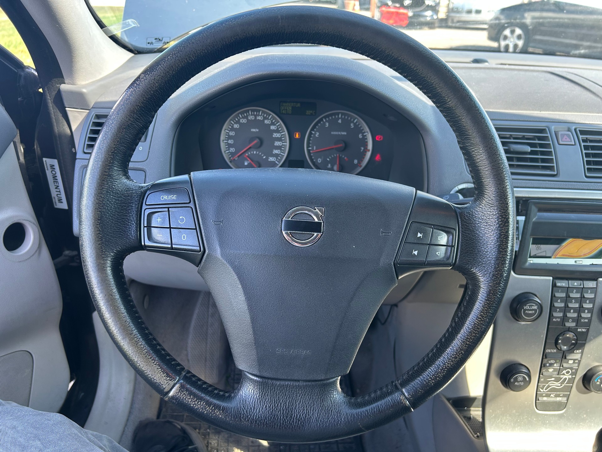 VOLVO S40 T5 Momentum-image-9