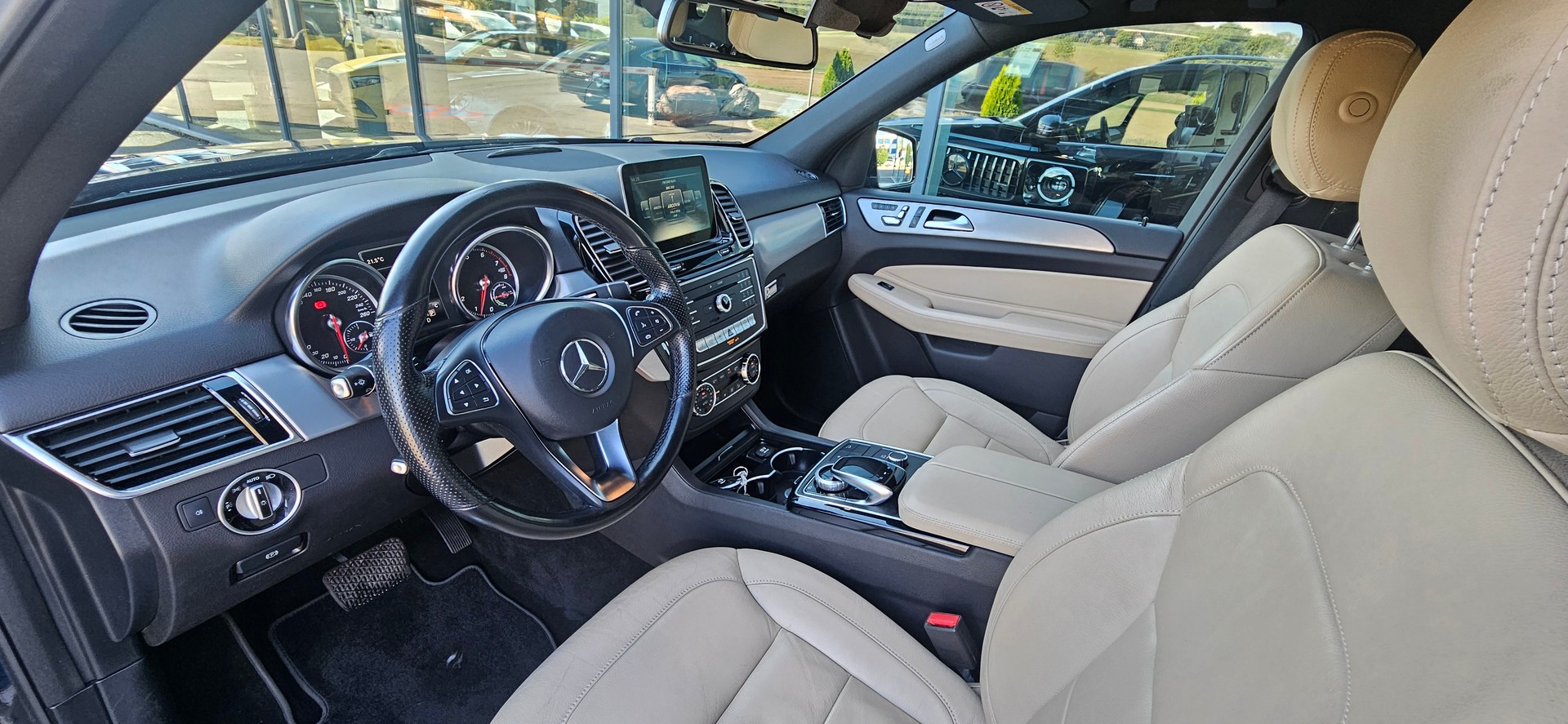 MERCEDES-BENZ GLE 500 e 4Matic 7G-Tronic-image-6