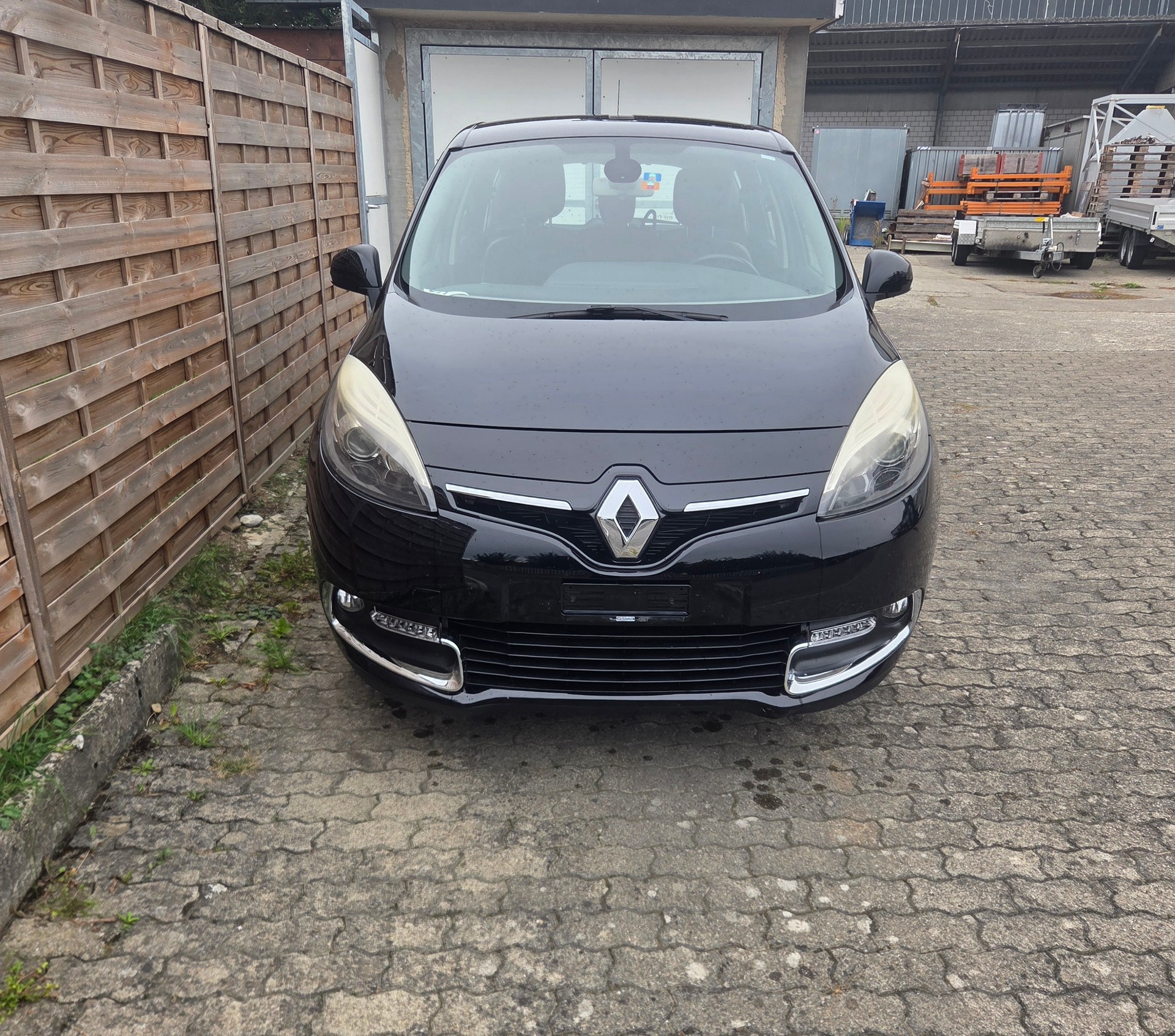 RENAULT Grand Scénic 1.2 16V Turbo Swiss Edition-image-1