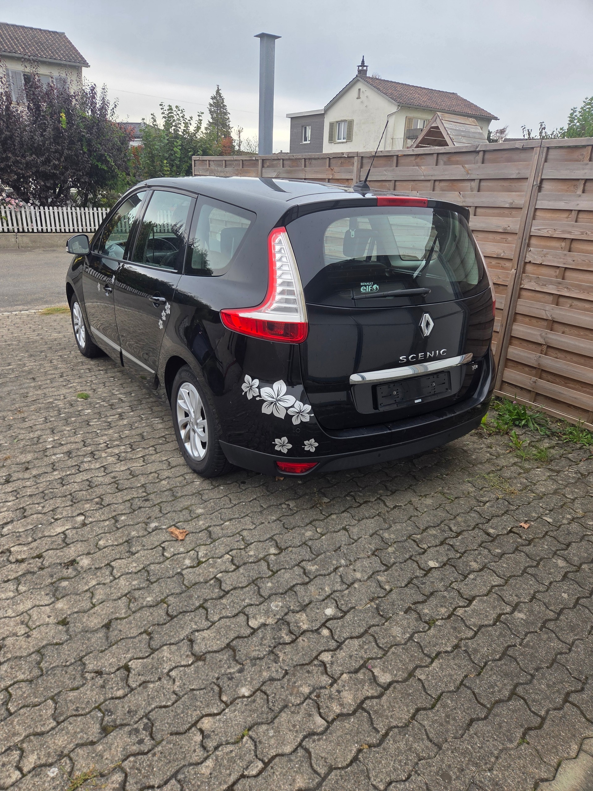 RENAULT Grand Scénic 1.2 16V Turbo Swiss Edition-image-2