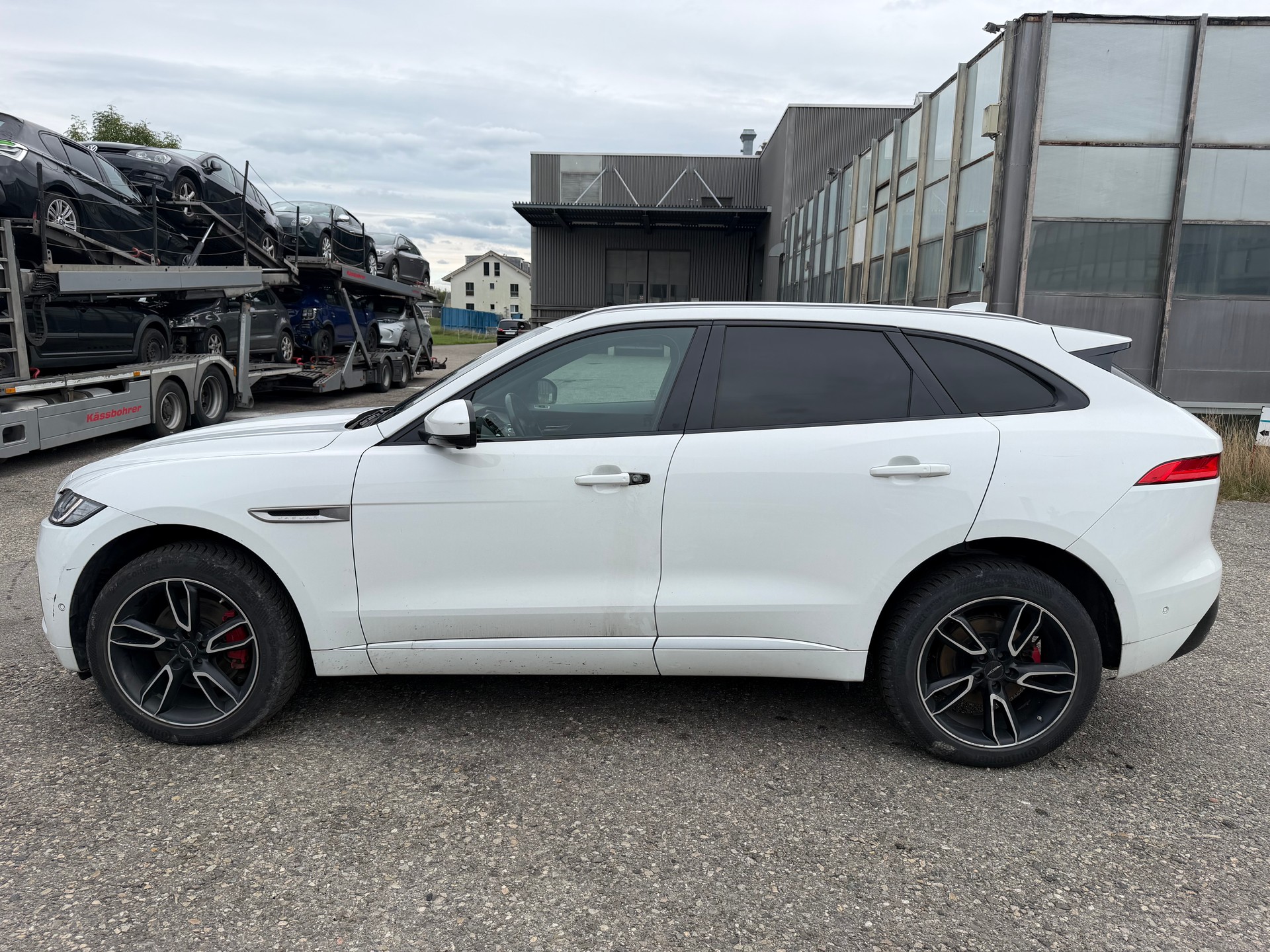 JAGUAR F-Pace 3.0 TD Prestige AWD Automatik-image-4