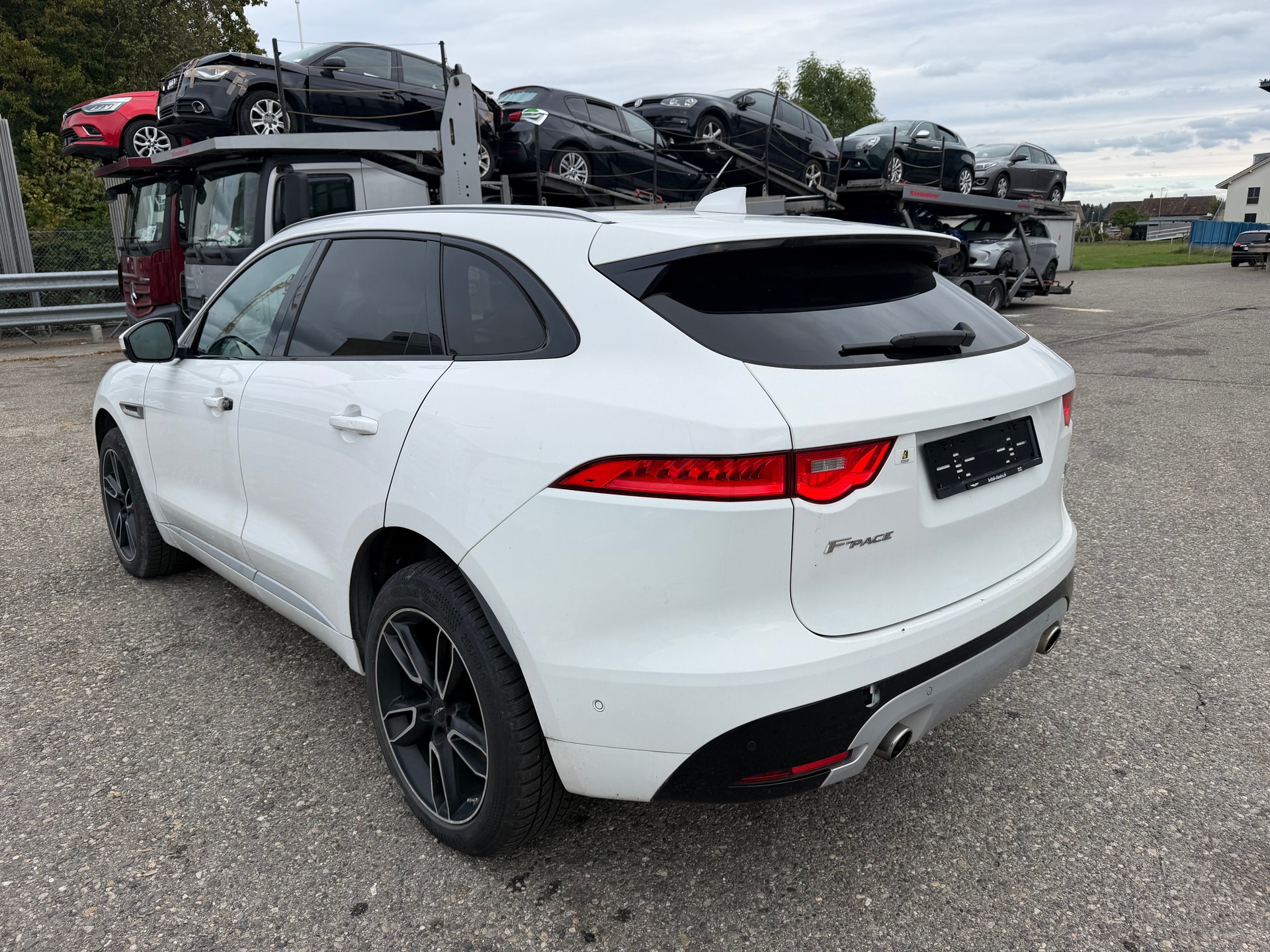 JAGUAR F-Pace 3.0 TD Prestige AWD Automatik-image-6