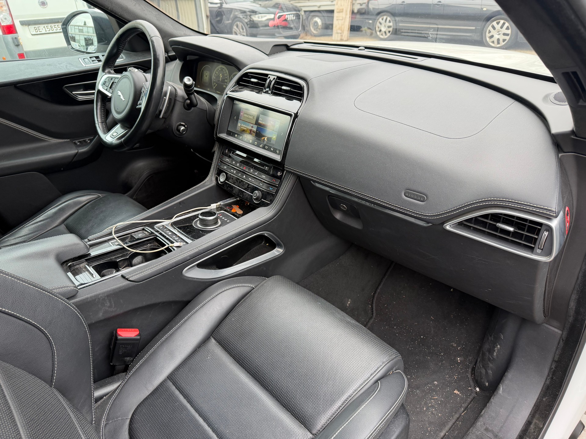JAGUAR F-Pace 3.0 TD Prestige AWD Automatik-image-8