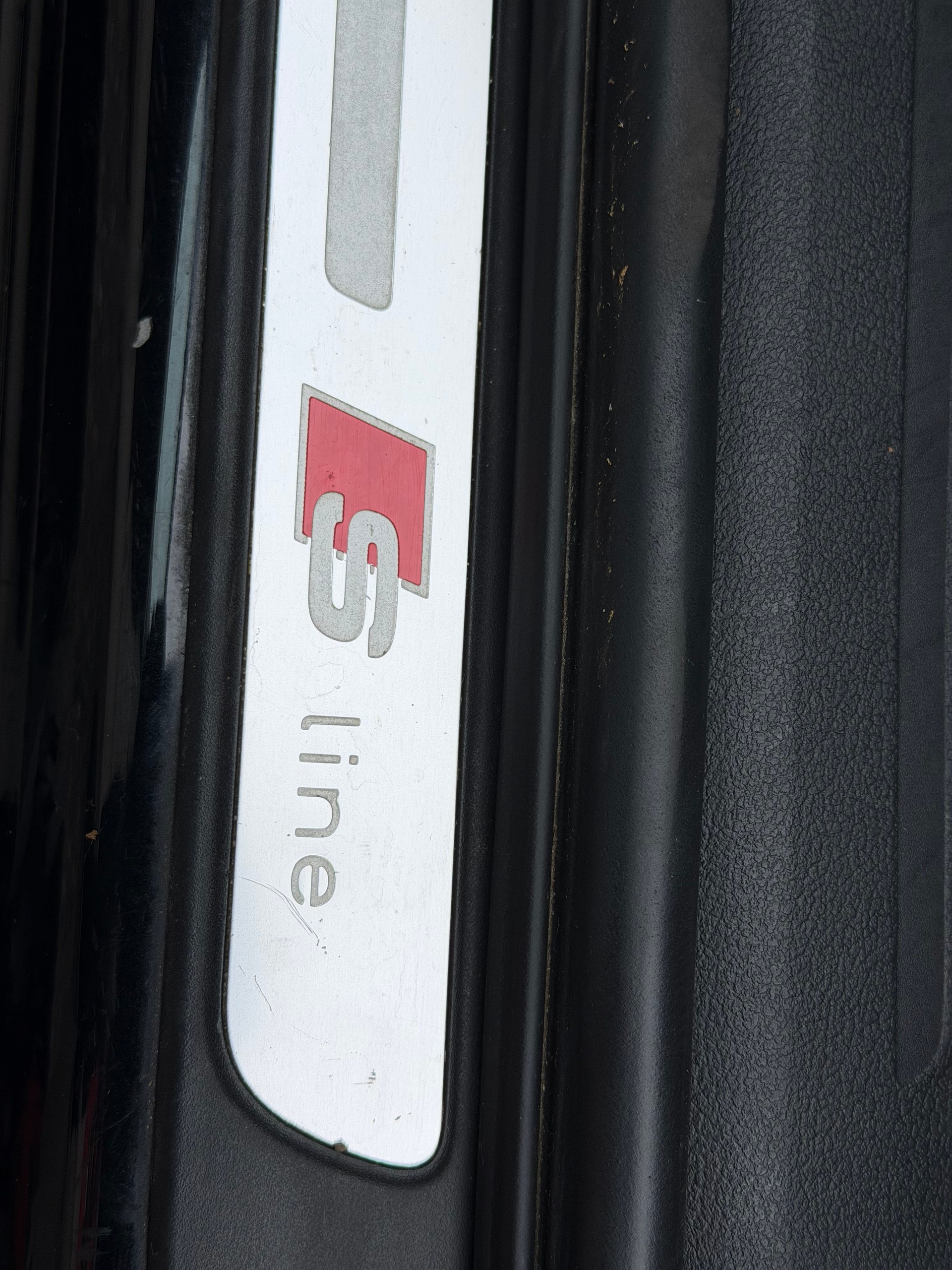 AUDI A4 Limousine 2.0 TDI multitronic-image-21