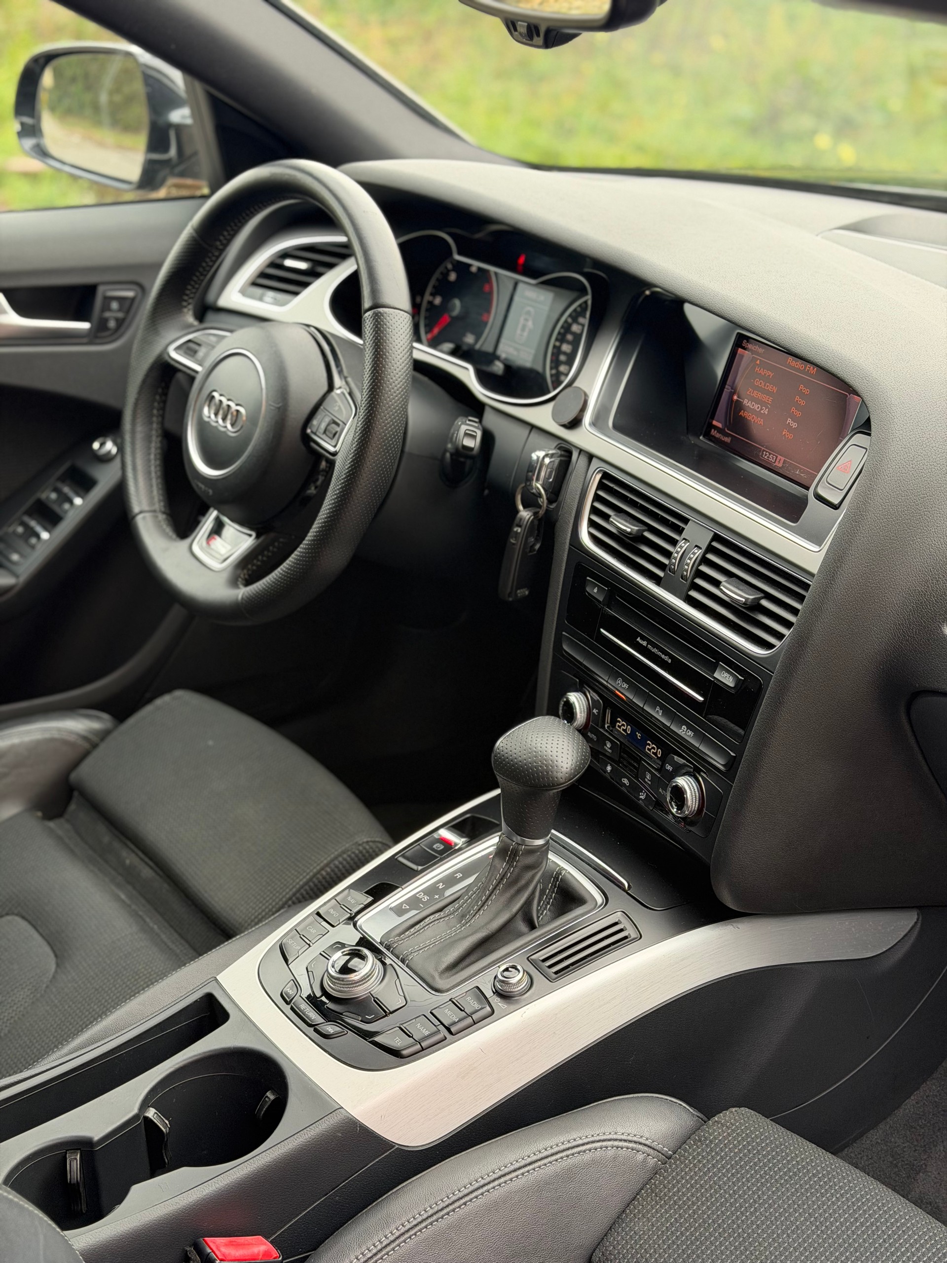AUDI A4 Limousine 2.0 TDI multitronic-image-15