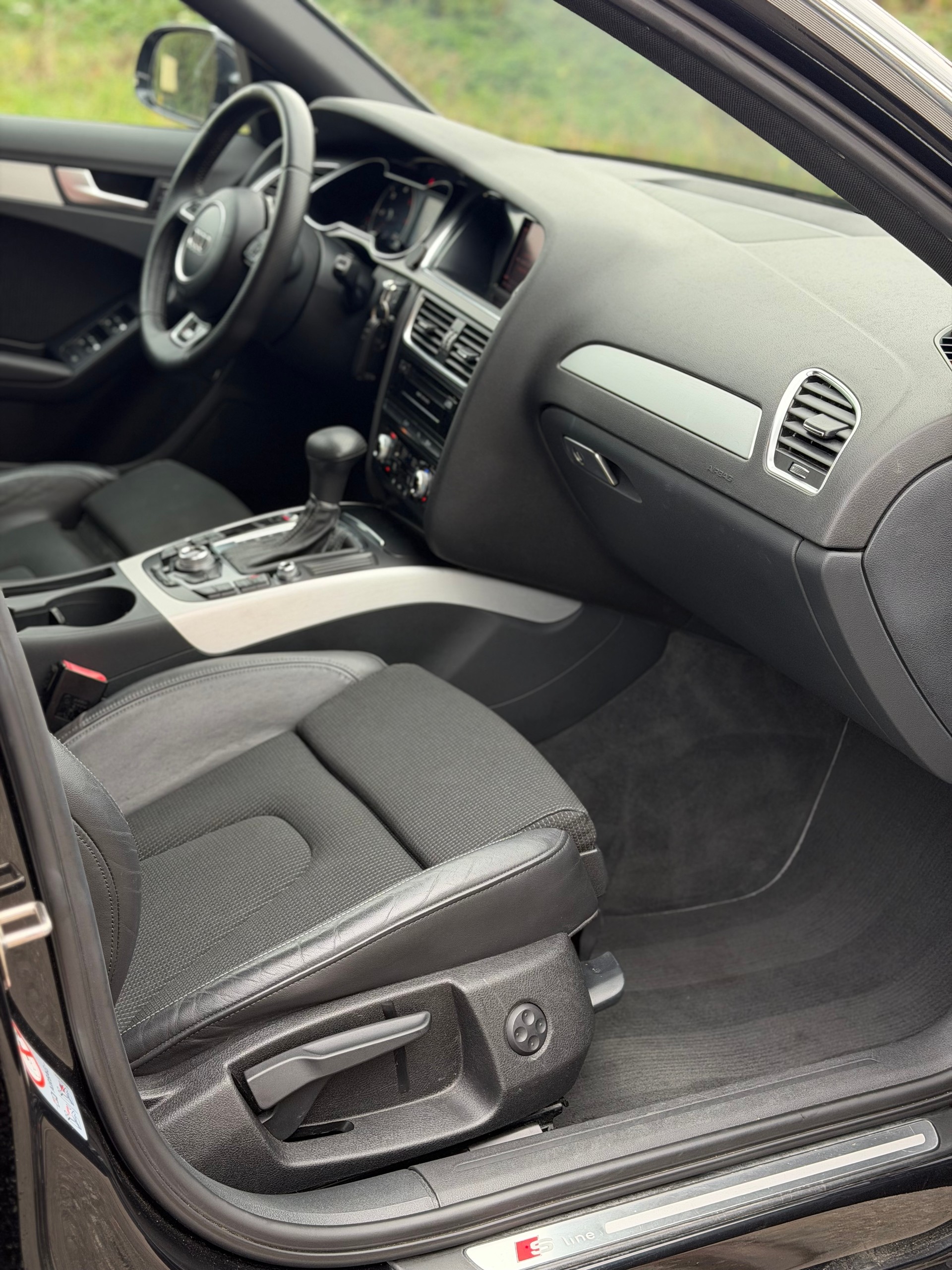 AUDI A4 Limousine 2.0 TDI multitronic-image-11