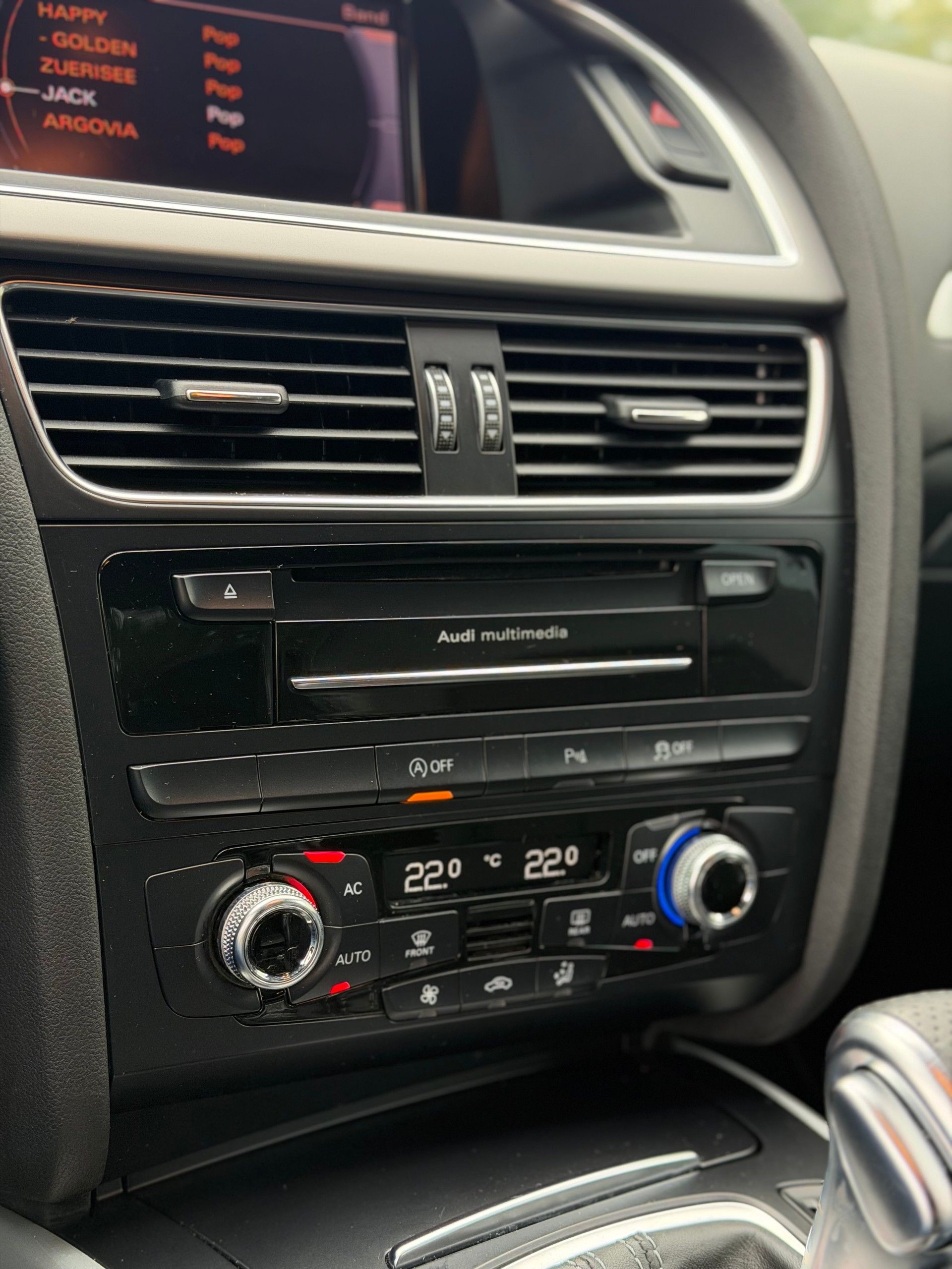 AUDI A4 Limousine 2.0 TDI multitronic-image-19