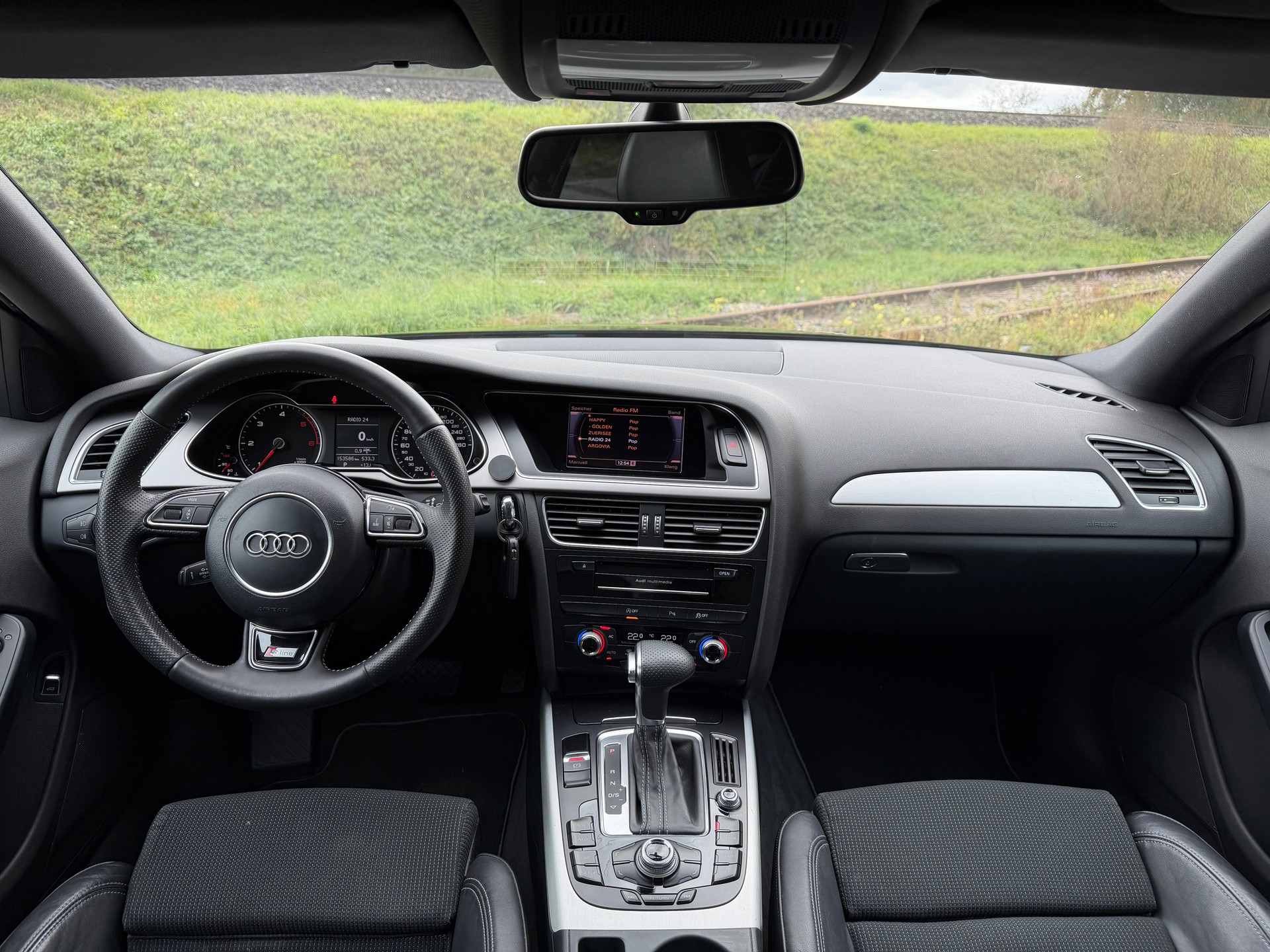 AUDI A4 Limousine 2.0 TDI multitronic-image-13