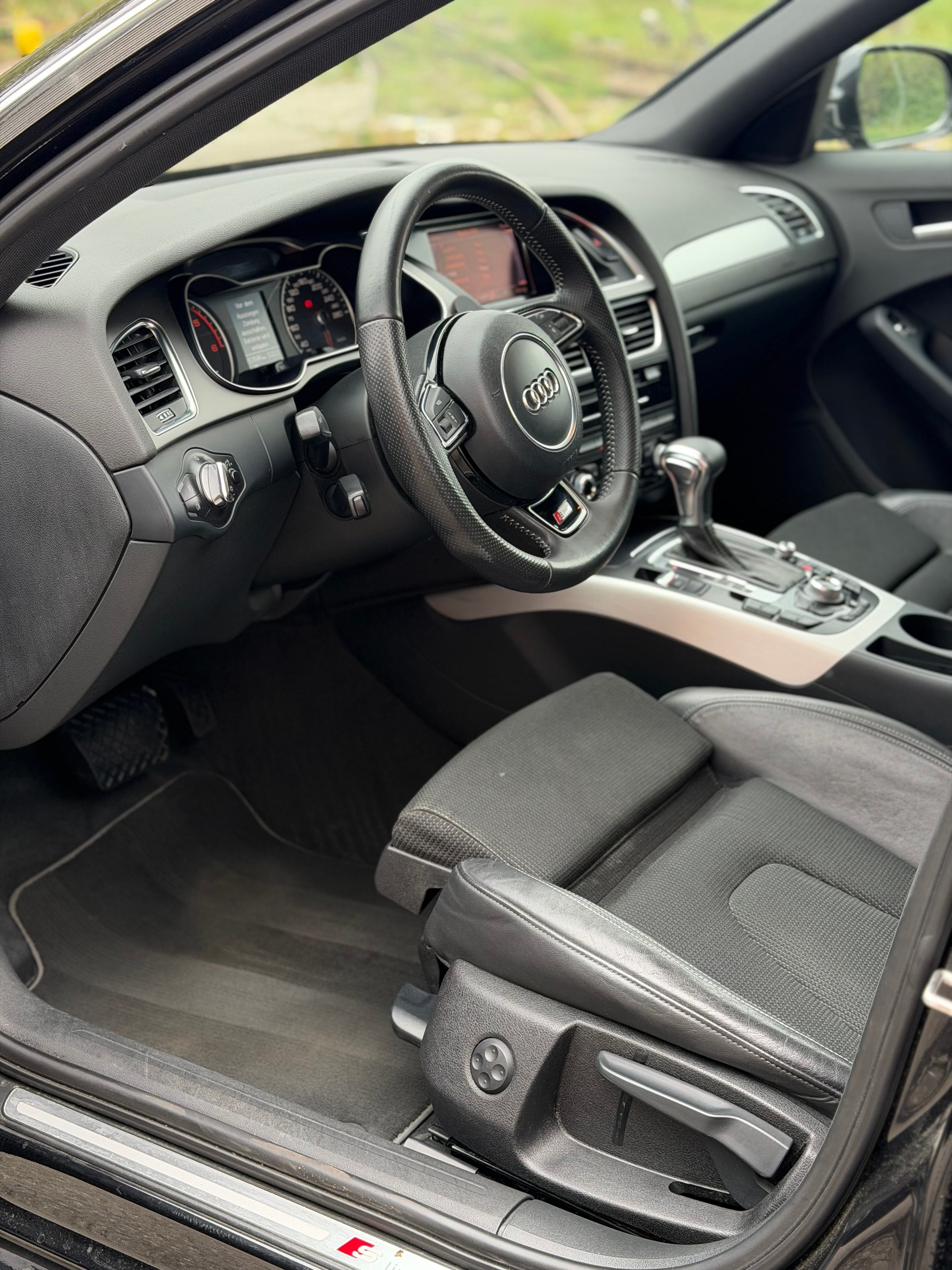 AUDI A4 Limousine 2.0 TDI multitronic-image-8