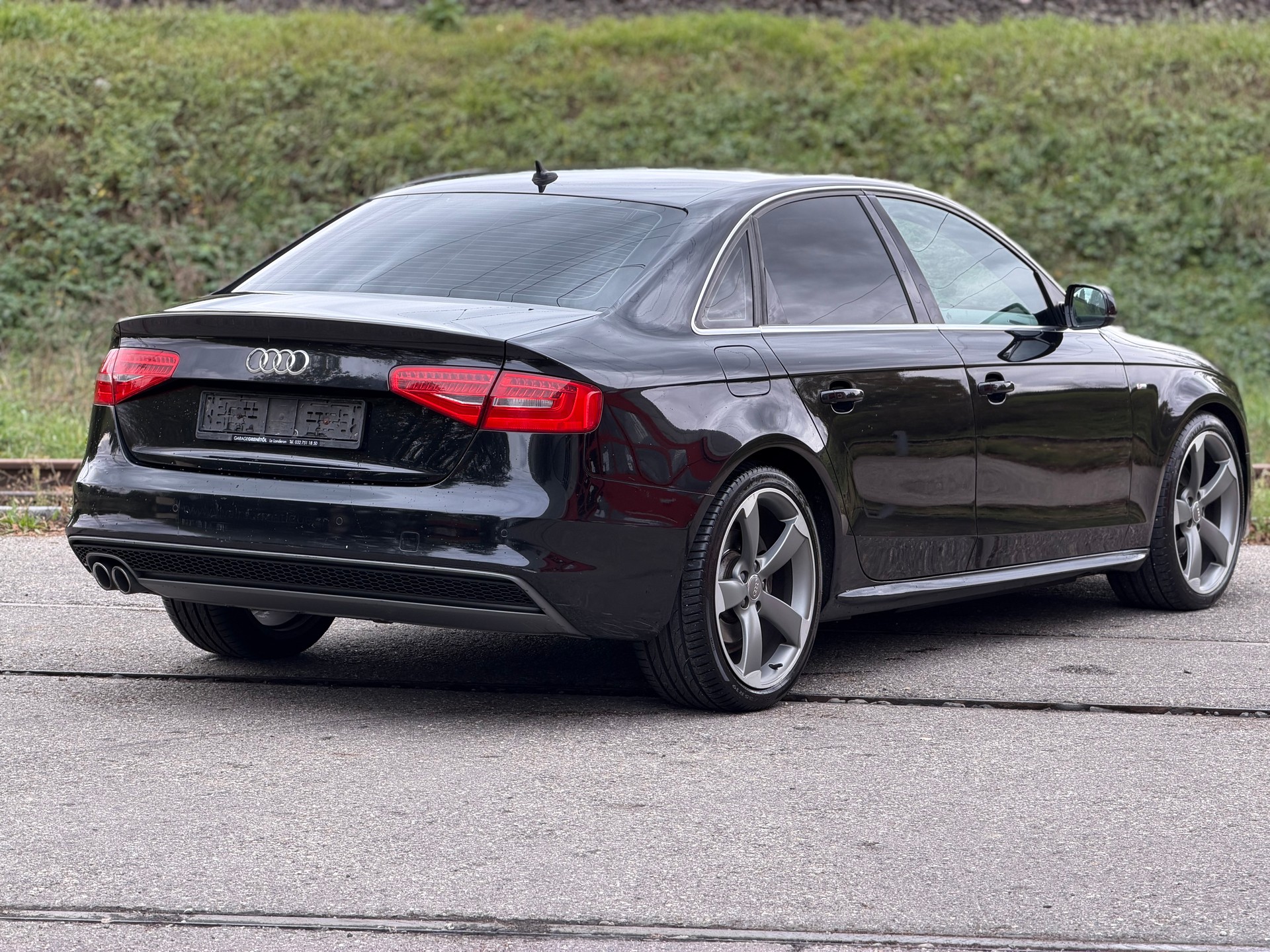 AUDI A4 Limousine 2.0 TDI multitronic-image-4