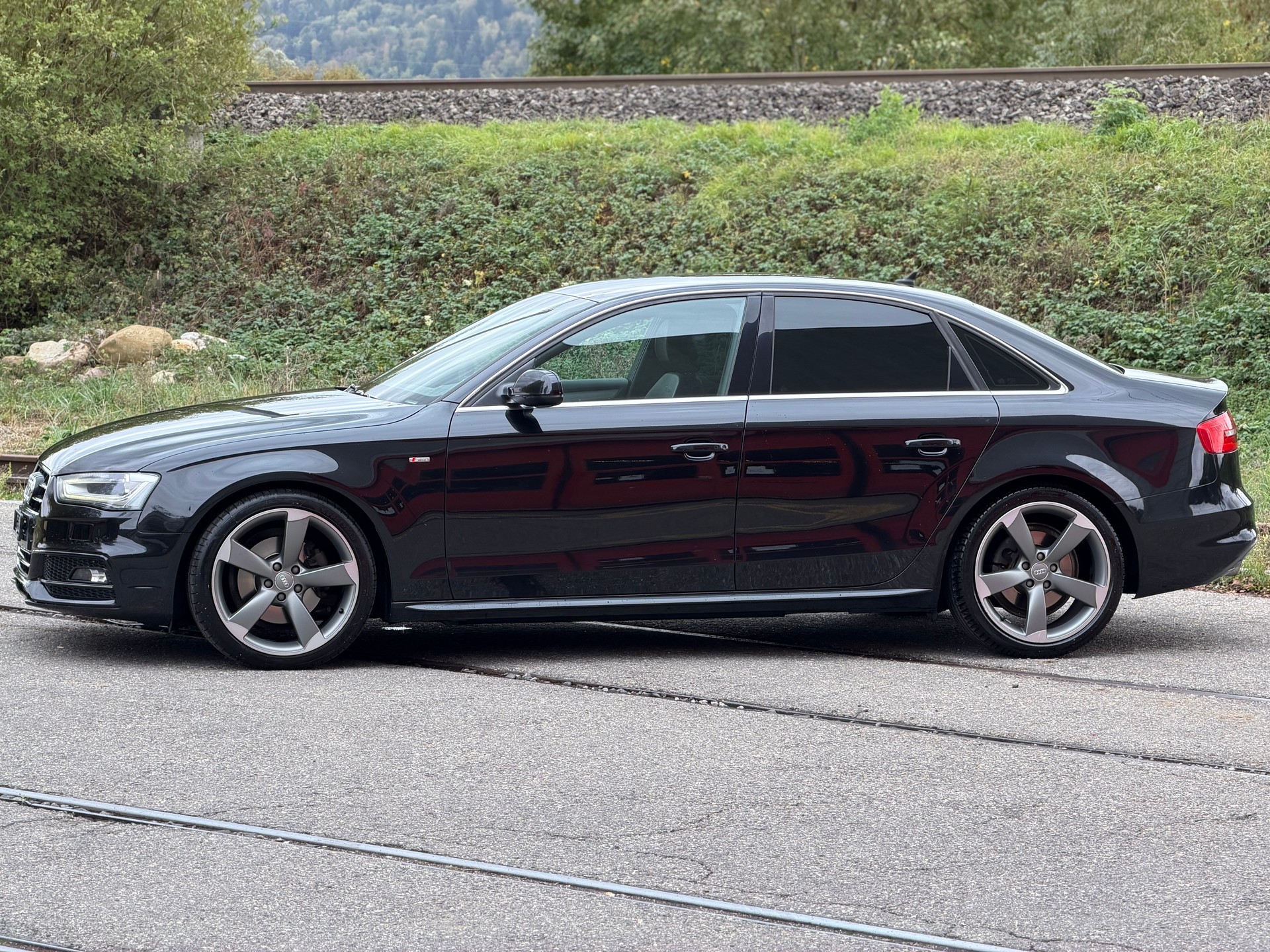AUDI A4 Limousine 2.0 TDI multitronic-image-2