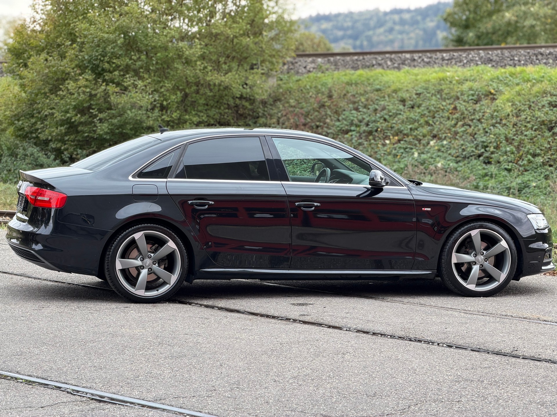 AUDI A4 Limousine 2.0 TDI multitronic-image-3