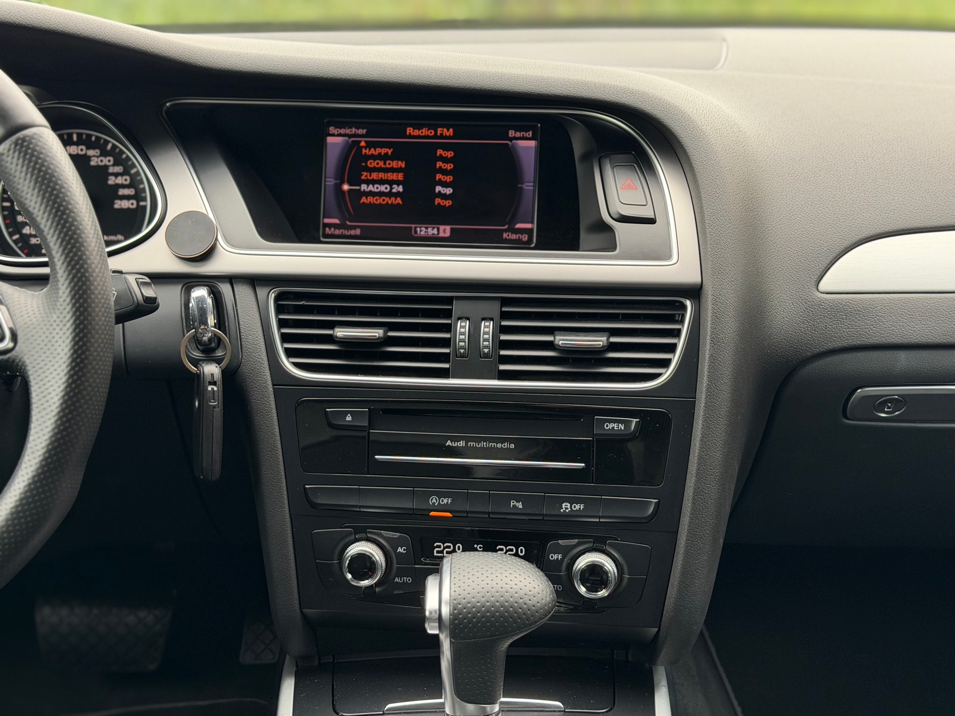 AUDI A4 Limousine 2.0 TDI multitronic-image-14