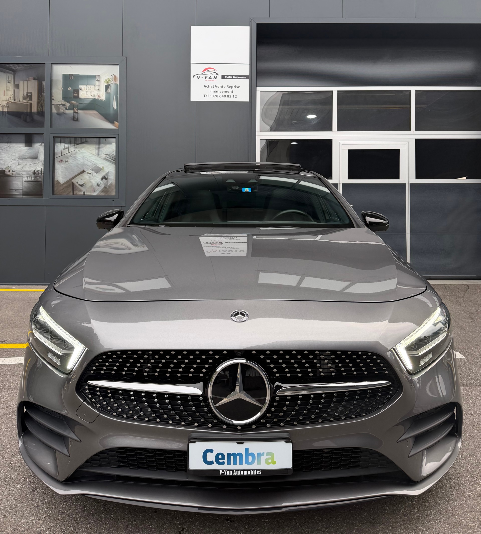 MERCEDES-BENZ A 250 AMG Line 7G-DCT-image-2