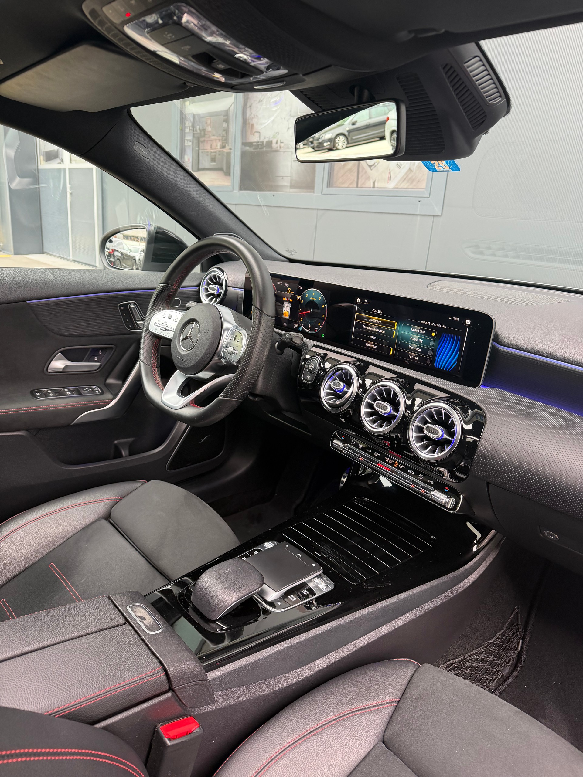 MERCEDES-BENZ A 250 AMG Line 7G-DCT-image-11