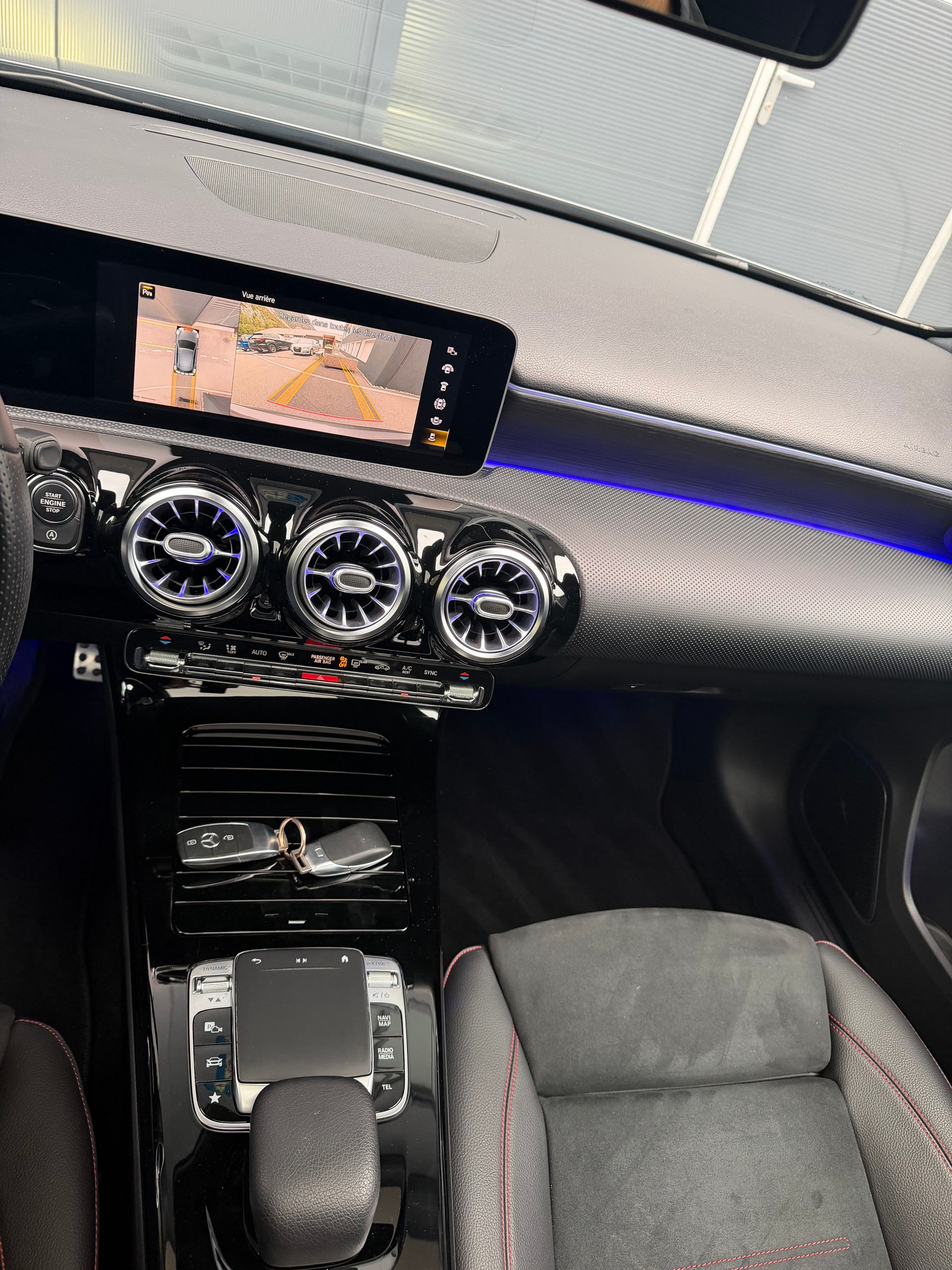 MERCEDES-BENZ A 250 AMG Line 7G-DCT-image-14