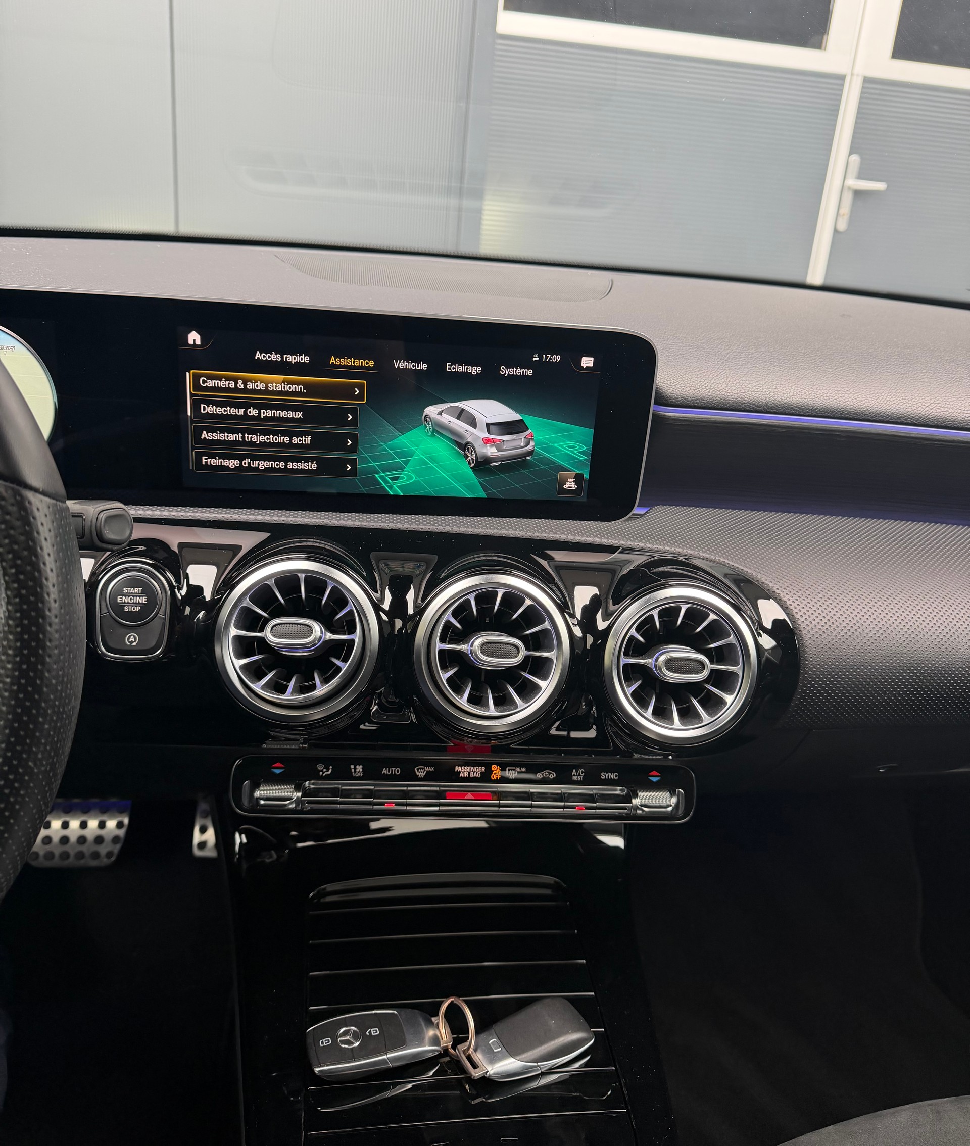 MERCEDES-BENZ A 250 AMG Line 7G-DCT-image-15