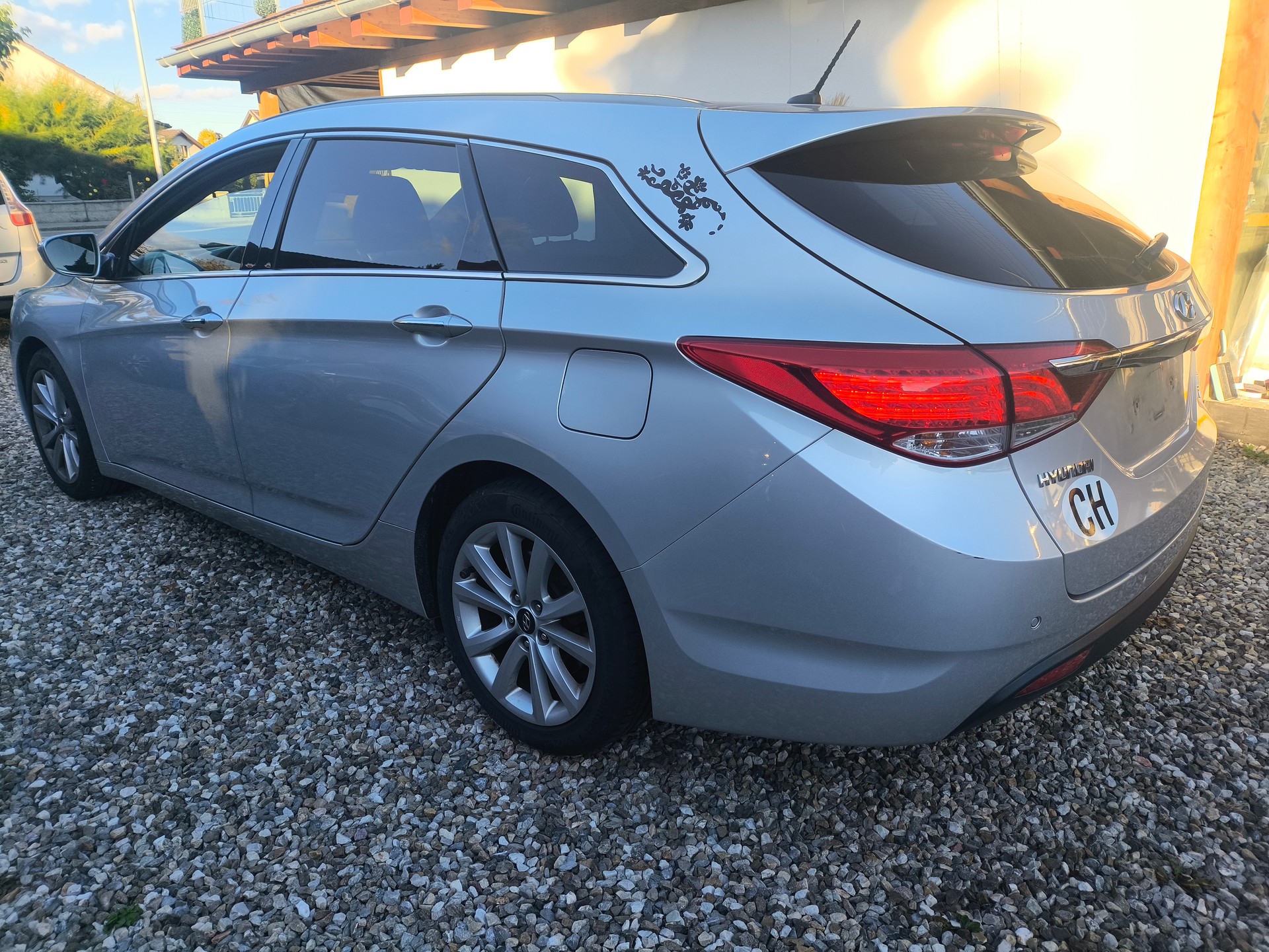 HYUNDAI i40 Wagon 1.7 CRDI Style-image-4