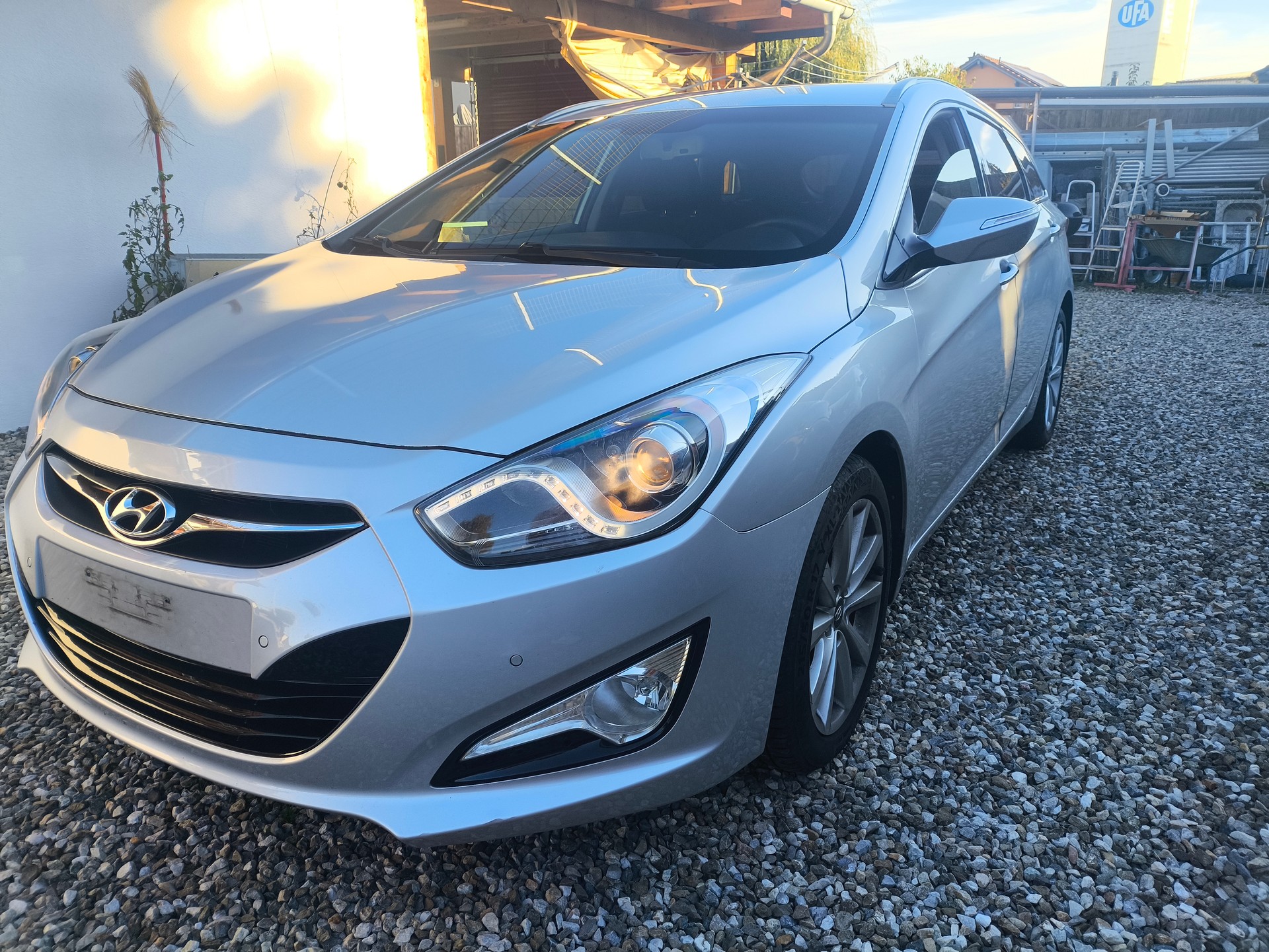 HYUNDAI i40 Wagon 1.7 CRDI Style-image-6
