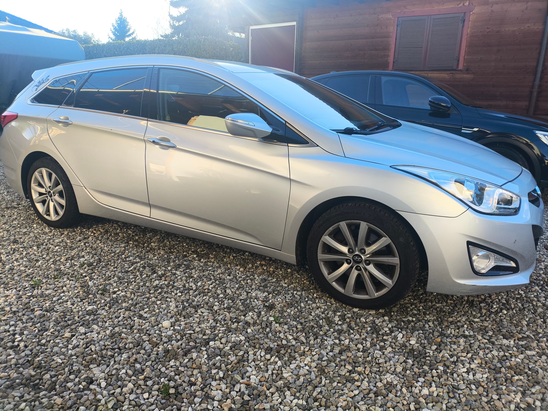 HYUNDAI i40 Wagon 1.7 CRDI Style-image-1