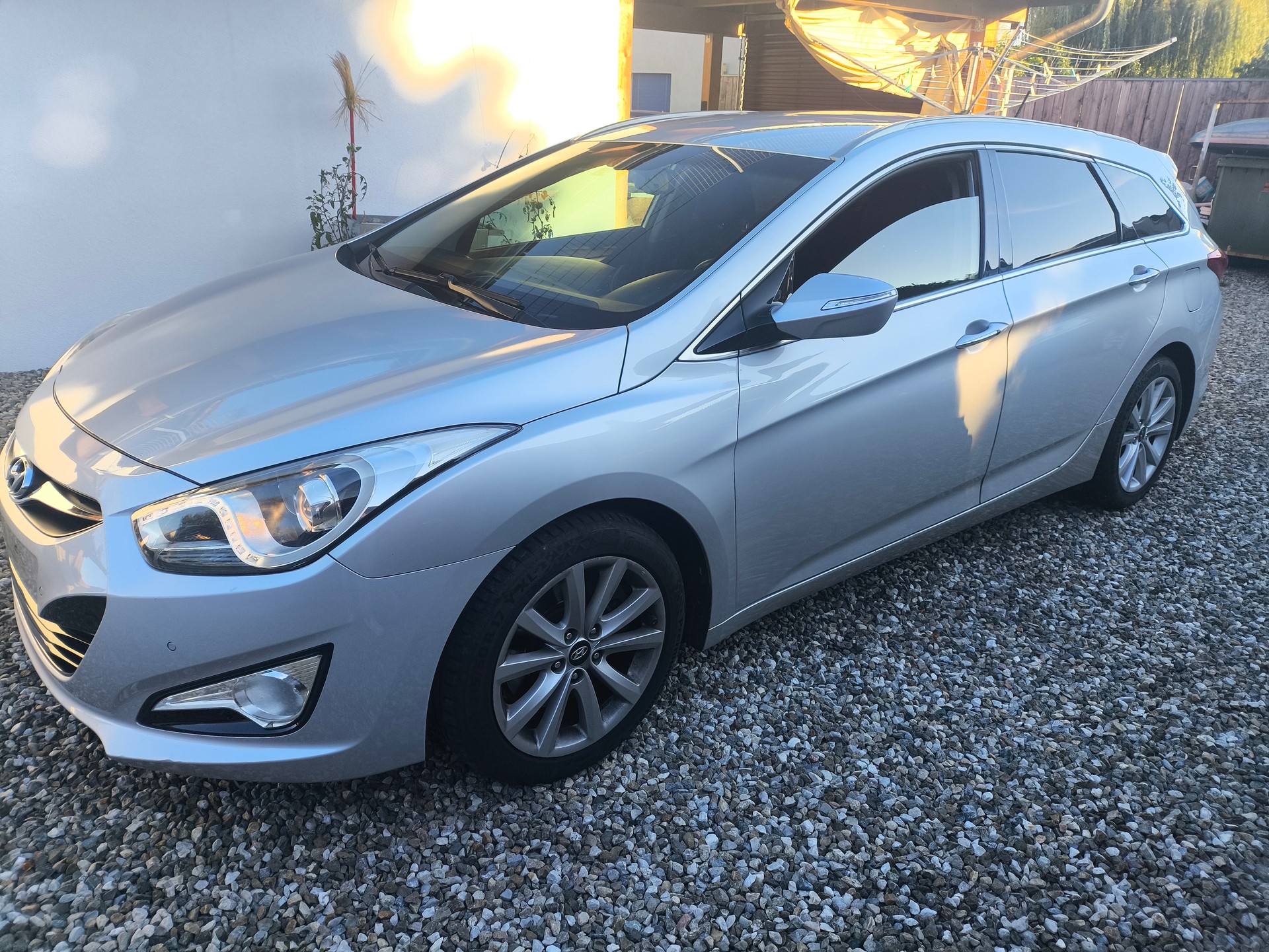 HYUNDAI i40 Wagon 1.7 CRDI Style-image-5