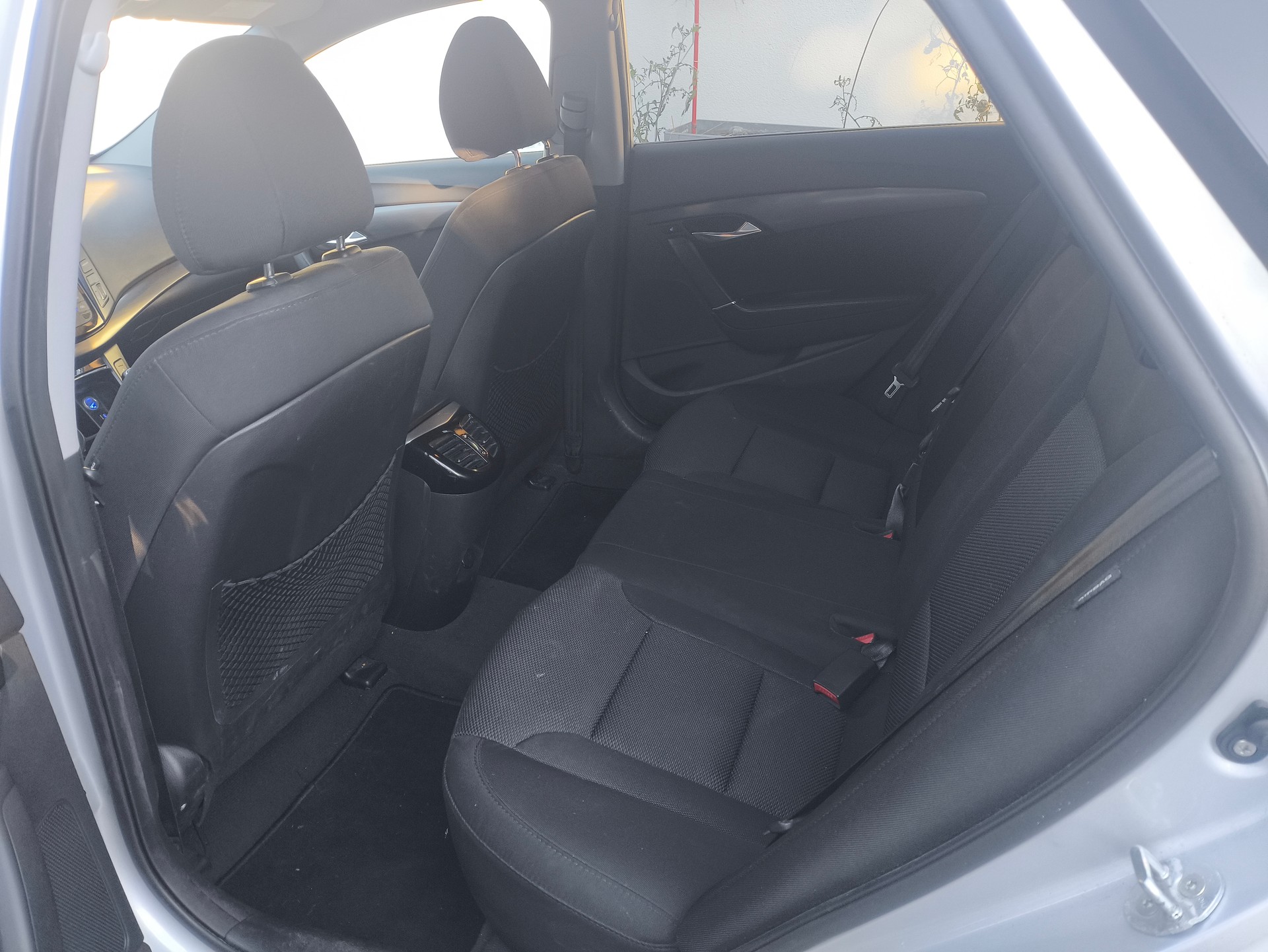 HYUNDAI i40 Wagon 1.7 CRDI Style-image-12