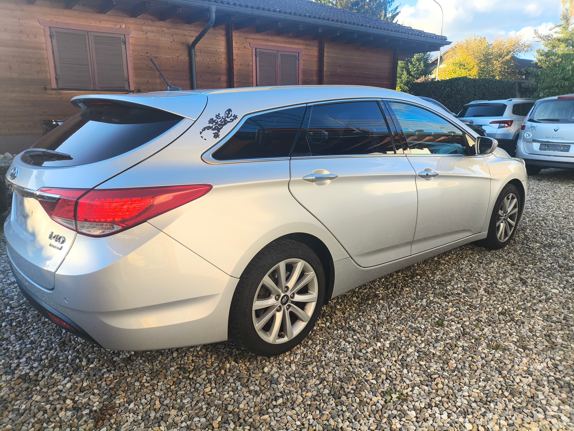 HYUNDAI i40 Wagon 1.7 CRDI Style-image-2