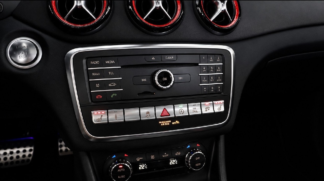 MERCEDES-BENZ GLA 45 AMG 4Matic 7G-DCT-image-9