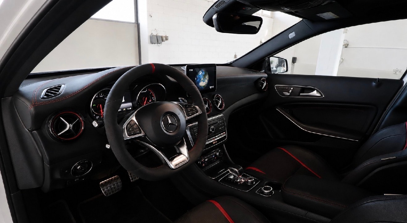 MERCEDES-BENZ GLA 45 AMG 4Matic 7G-DCT-image-3