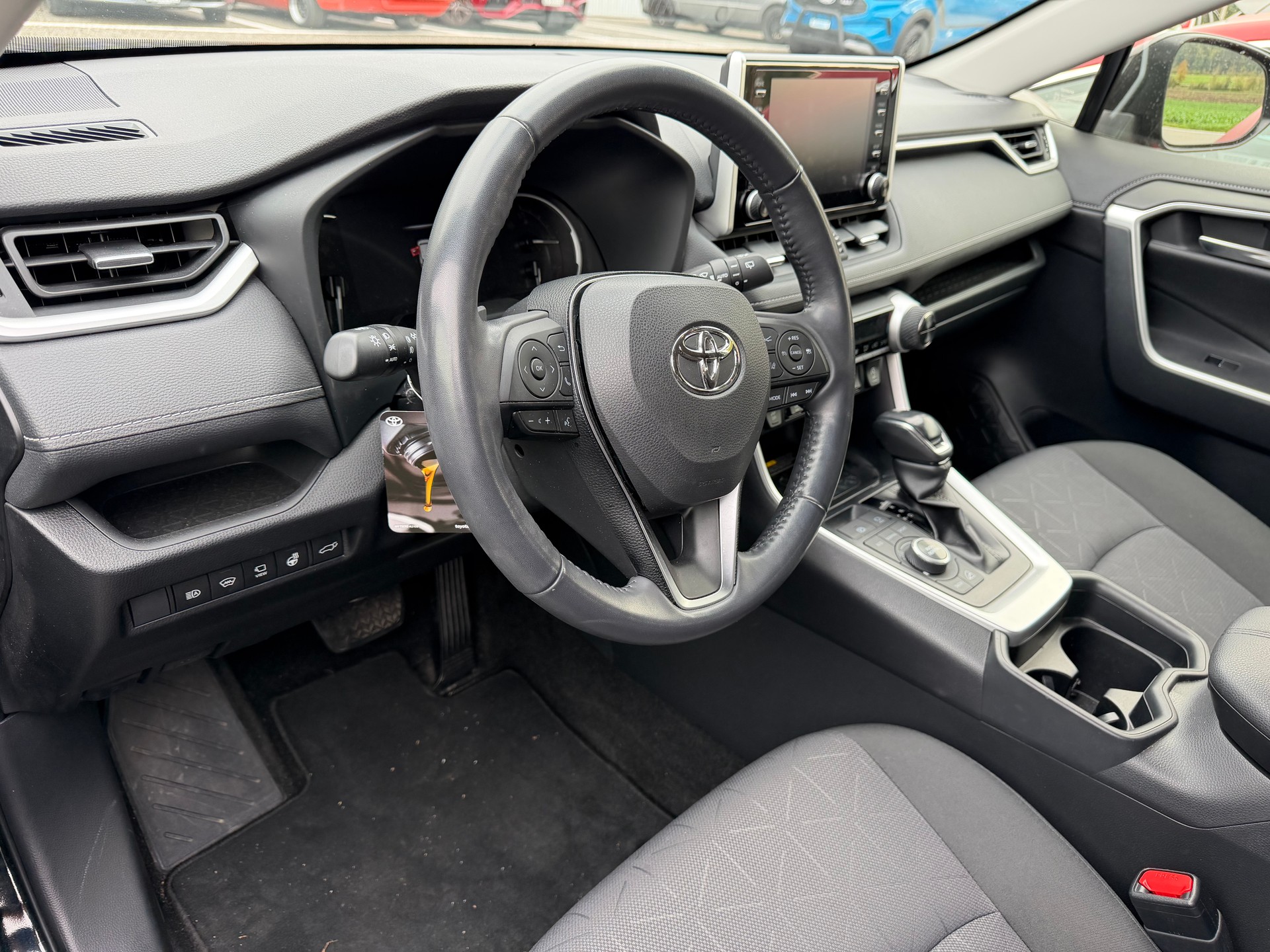 TOYOTA RAV-4 2.0 TREND MULTIDRIVE S 4WD !! CH WAGEN . AUTOMAT. BENZIN MIT 175 PS. NUR 19`800 KM. "HAGELSCHADEN"-image-7