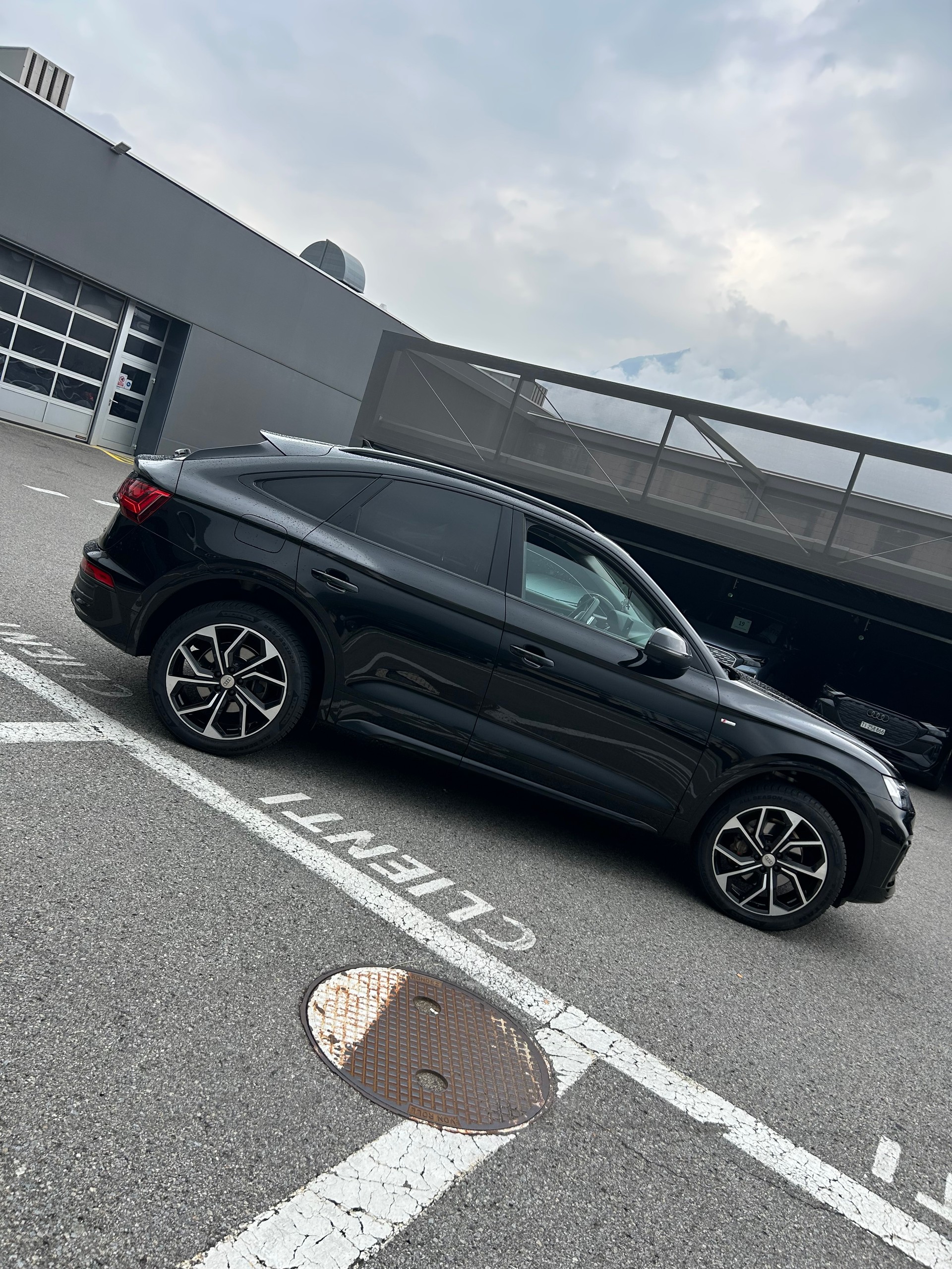 AUDI 2.0 40 TDI Black Edition quattro S-Tronic-image-1