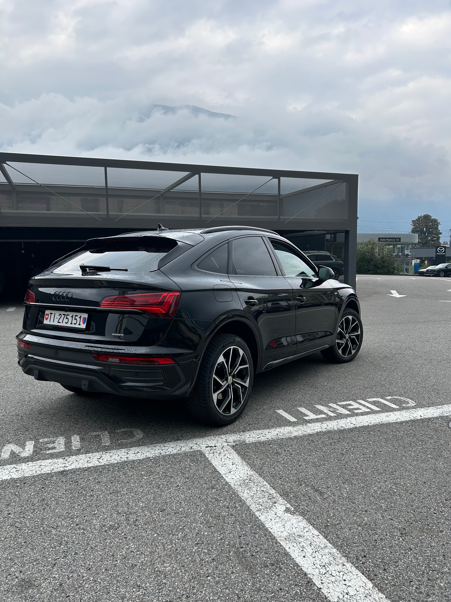 AUDI 2.0 40 TDI Black Edition quattro S-Tronic-image-3