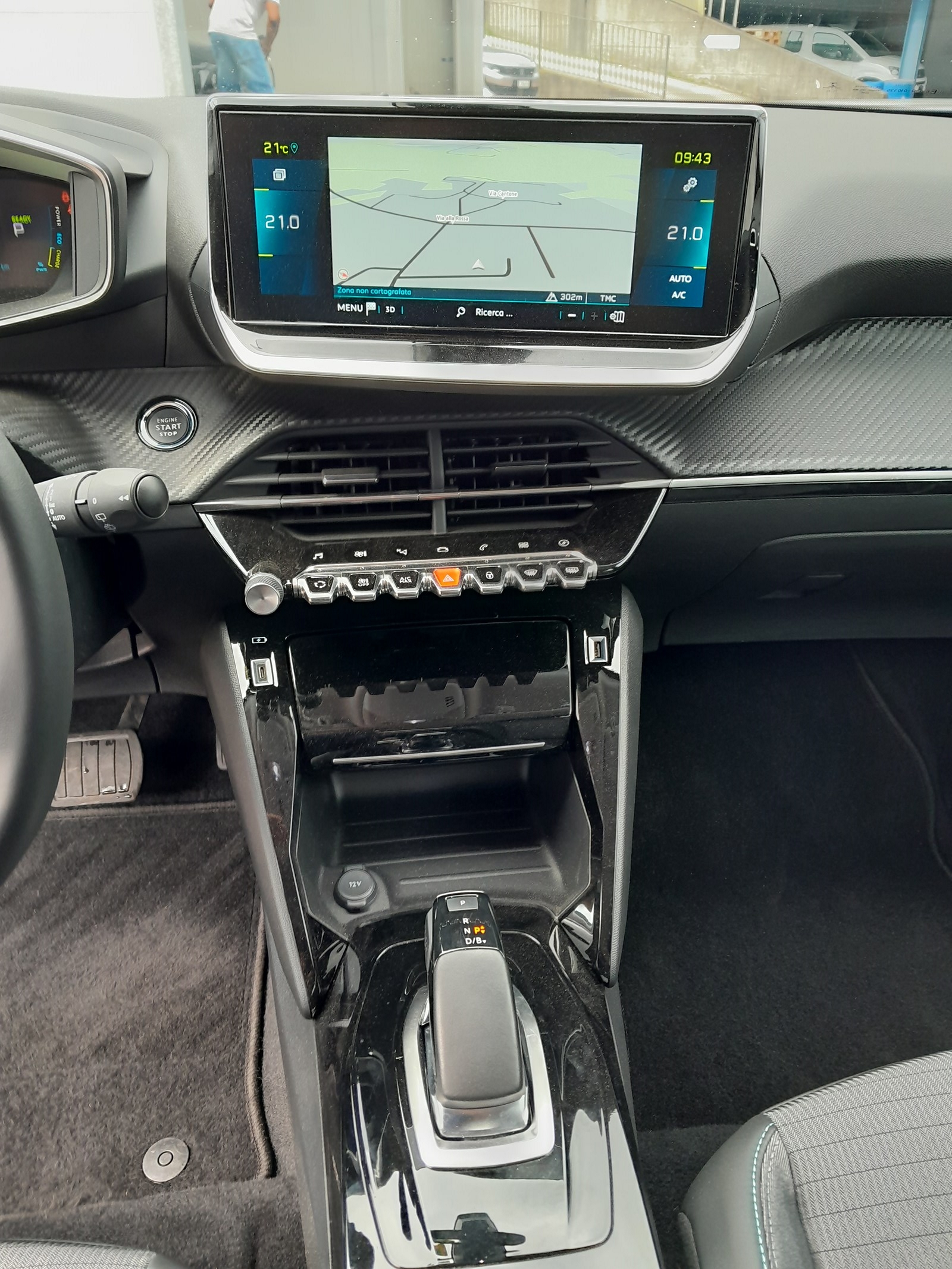 PEUGEOT 2008 e Allure Pack-image-11