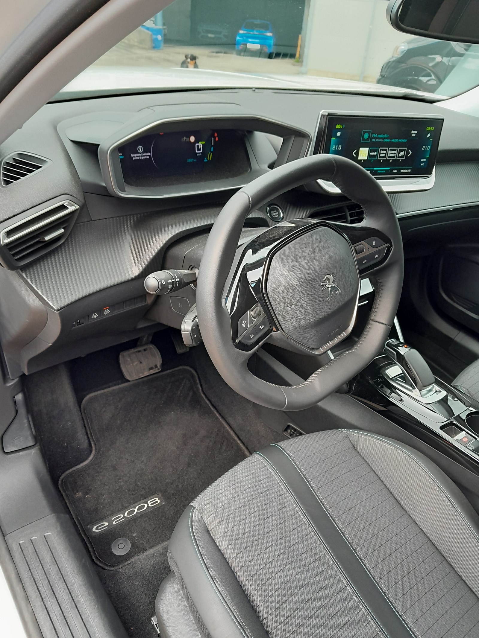 PEUGEOT 2008 e Allure Pack-image-10