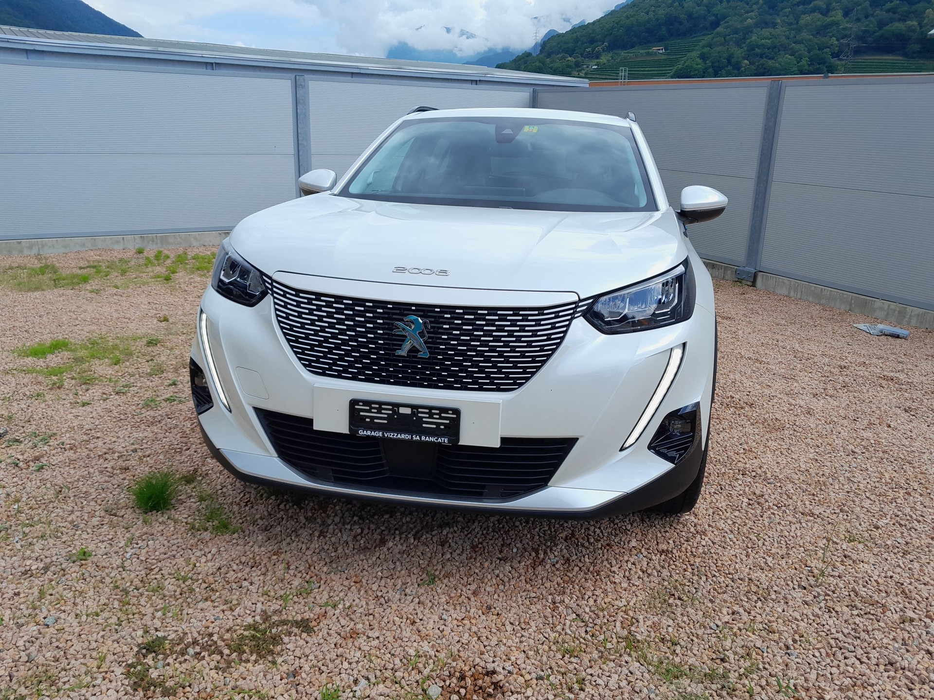 PEUGEOT 2008 e Allure Pack-image-0